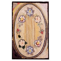 Antique 1920s American Hooked Rug ( 2
4" x 3
4" - 72 x 102 cm)