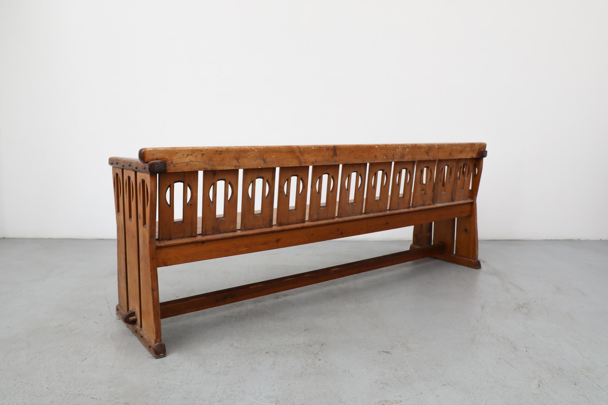 Néerlandais Banc en bois décoré de l'école d'Amsterdam des années 1920 en vente