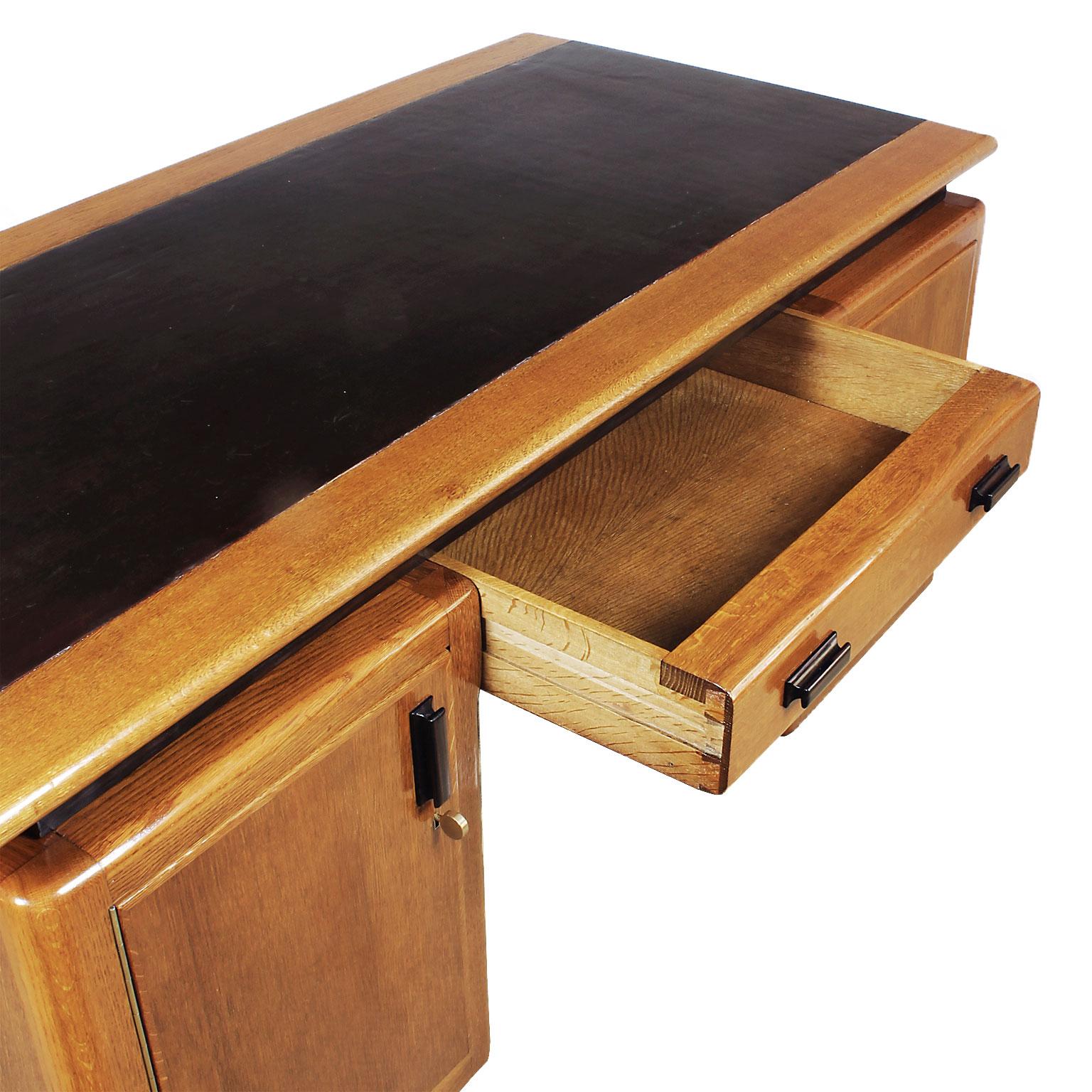 1920s Amsterdam School Desk In Oakwood, Macassar Ebony and Leather - Netherlands In Good Condition For Sale In Girona, ES