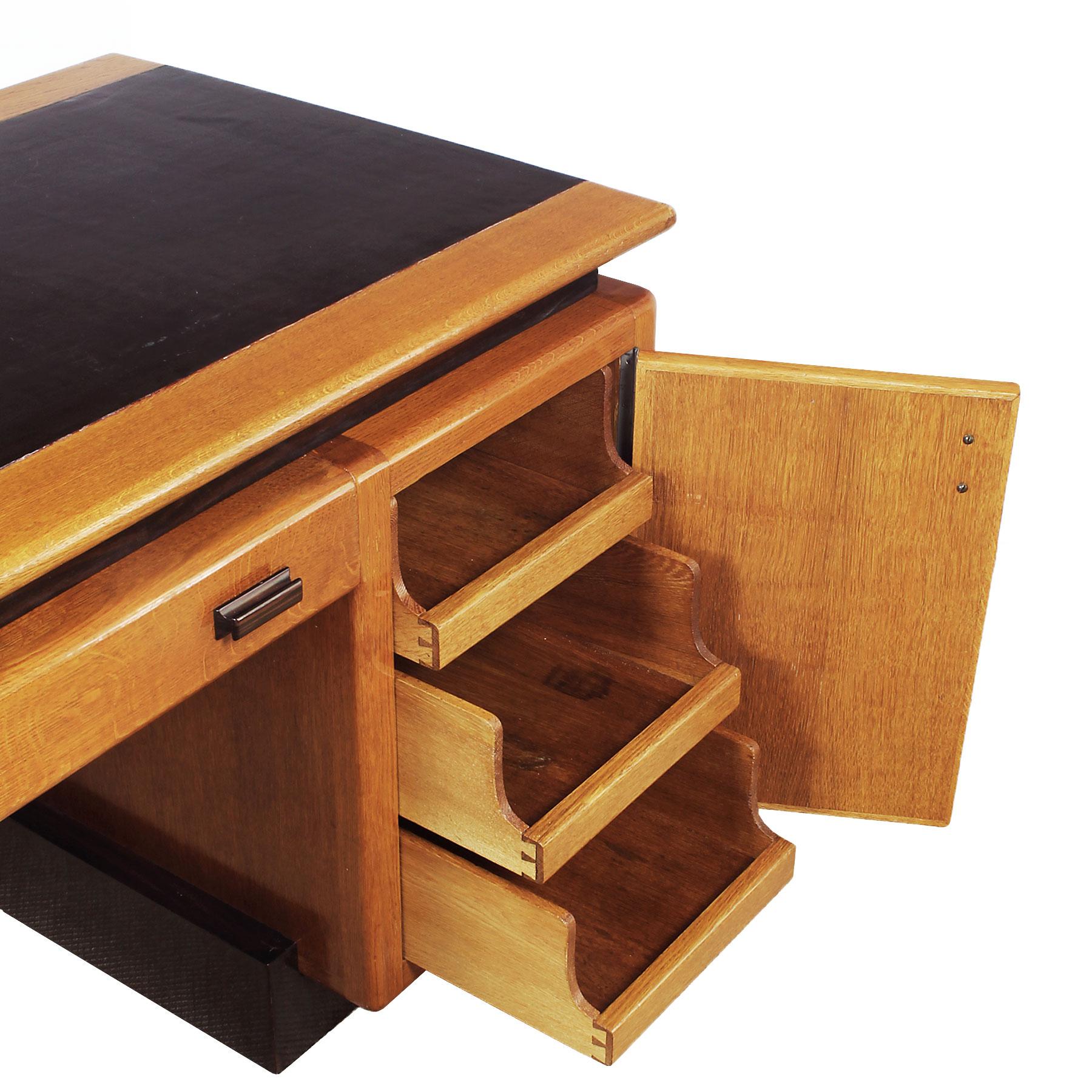 Early 20th Century 1920s Amsterdam School Desk In Oakwood, Macassar Ebony and Leather - Netherlands