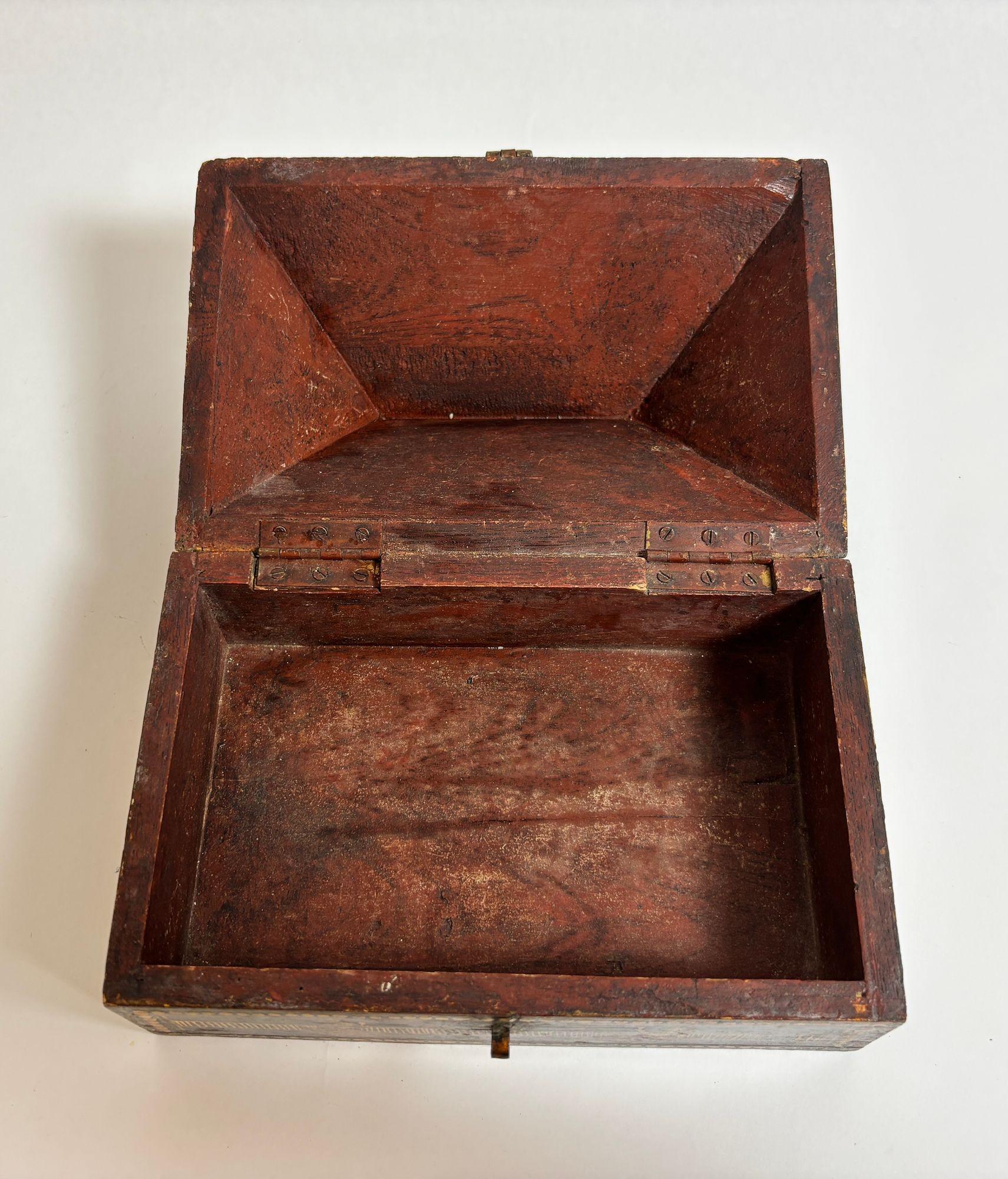 1920er Jahre Anglo-Raj Handbemalte Rajasthani Mitgiftbox im Angebot 4