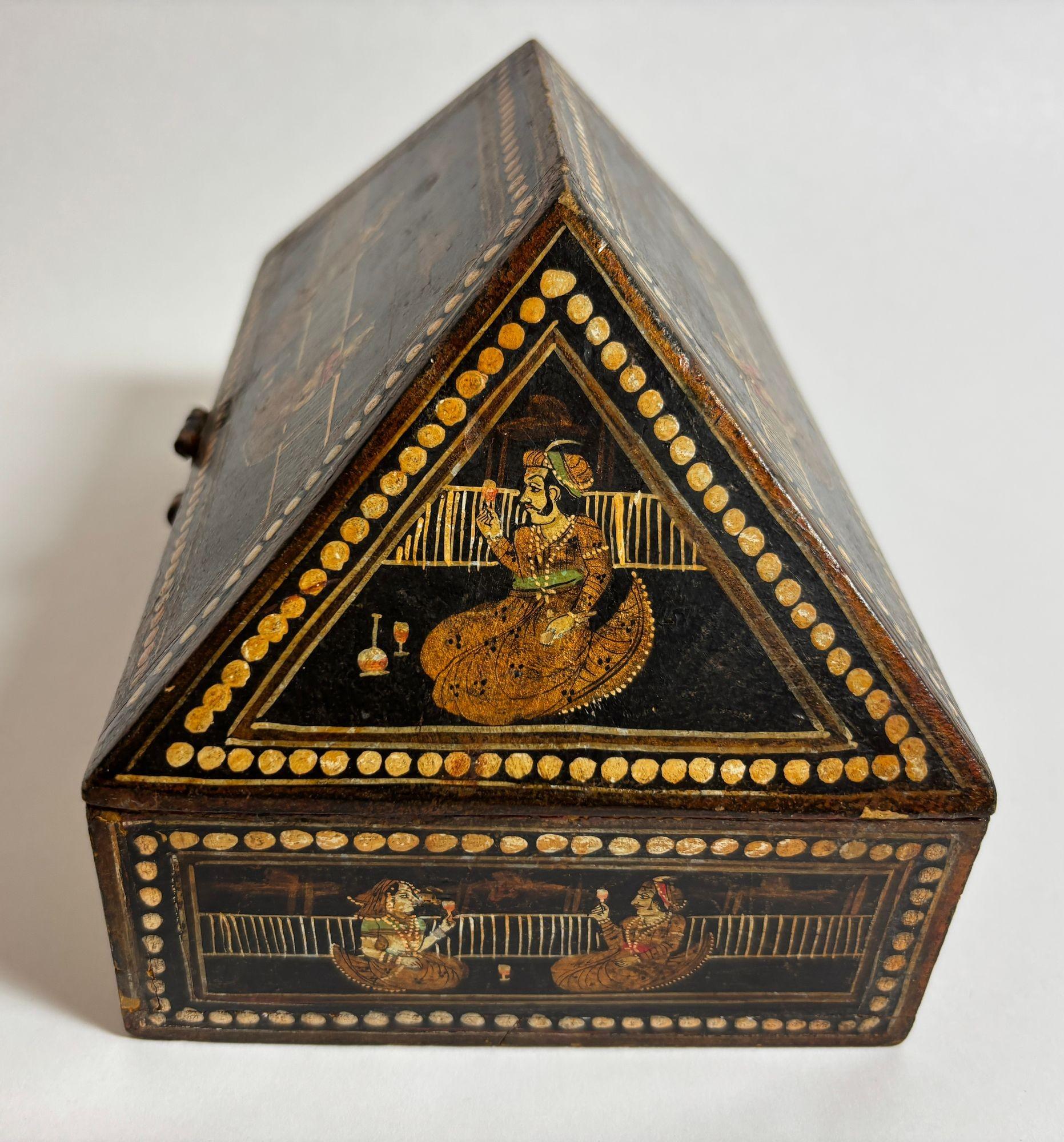 1920er Jahre Anglo-Raj Handbemalte Rajasthani Mitgiftbox (Anglo Raj) im Angebot