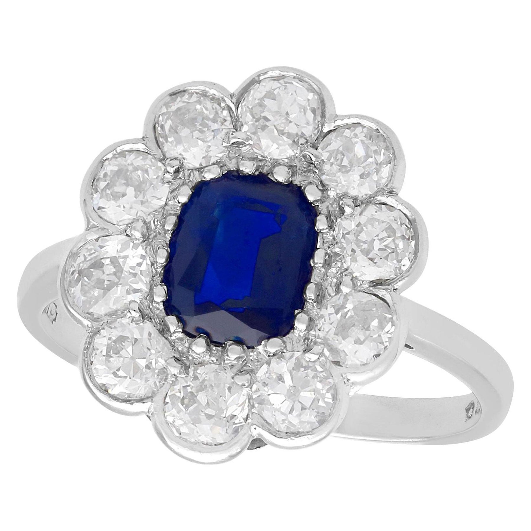Antiker Platin-Cluster-Ring mit 1,07 Karat Saphir und 1,54 Karat Diamant aus den 1920er Jahren