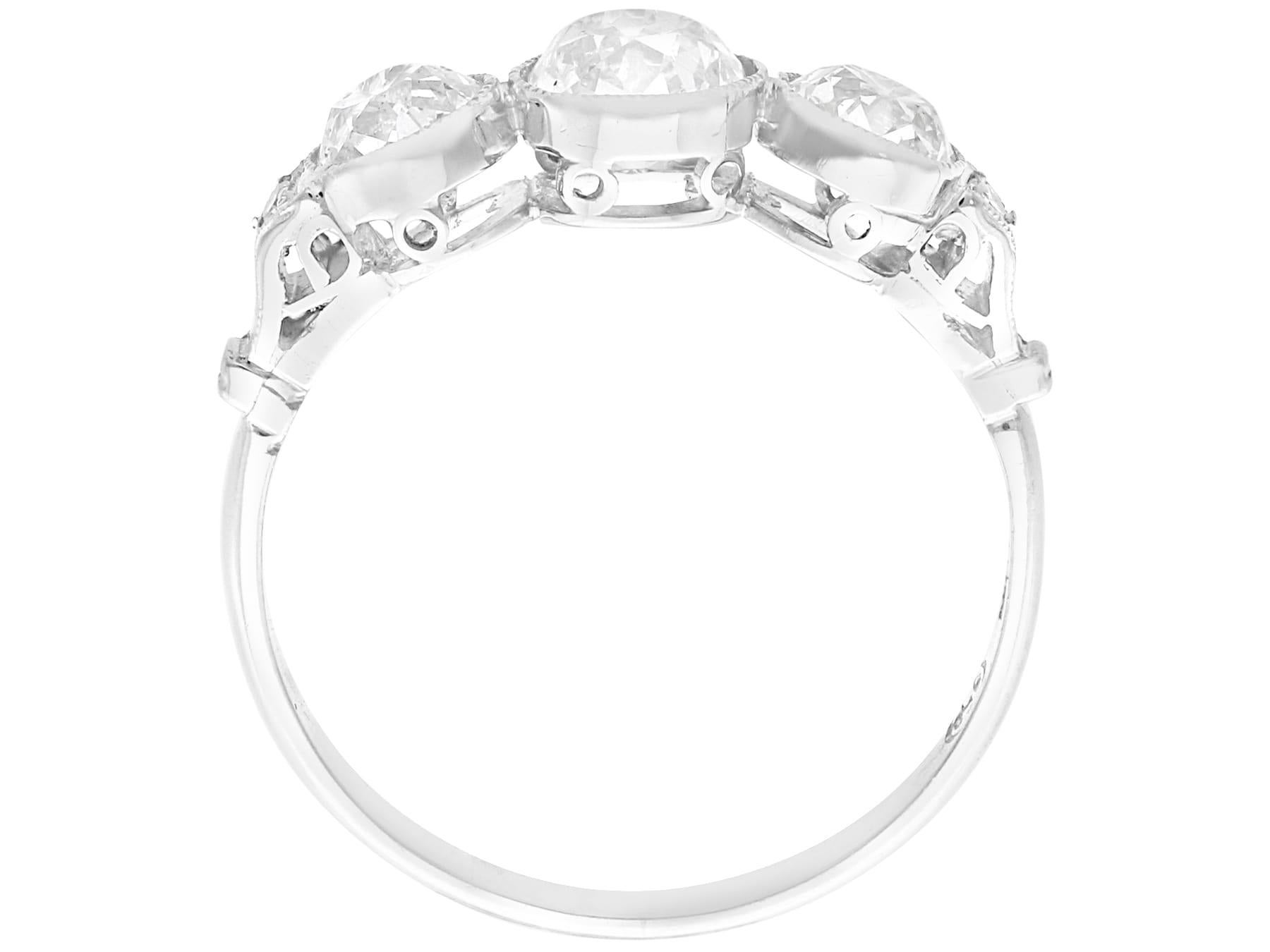 1920er Jahre Antike 1,49 Karat Diamant und Platin Trilogie Ring für Damen oder Herren