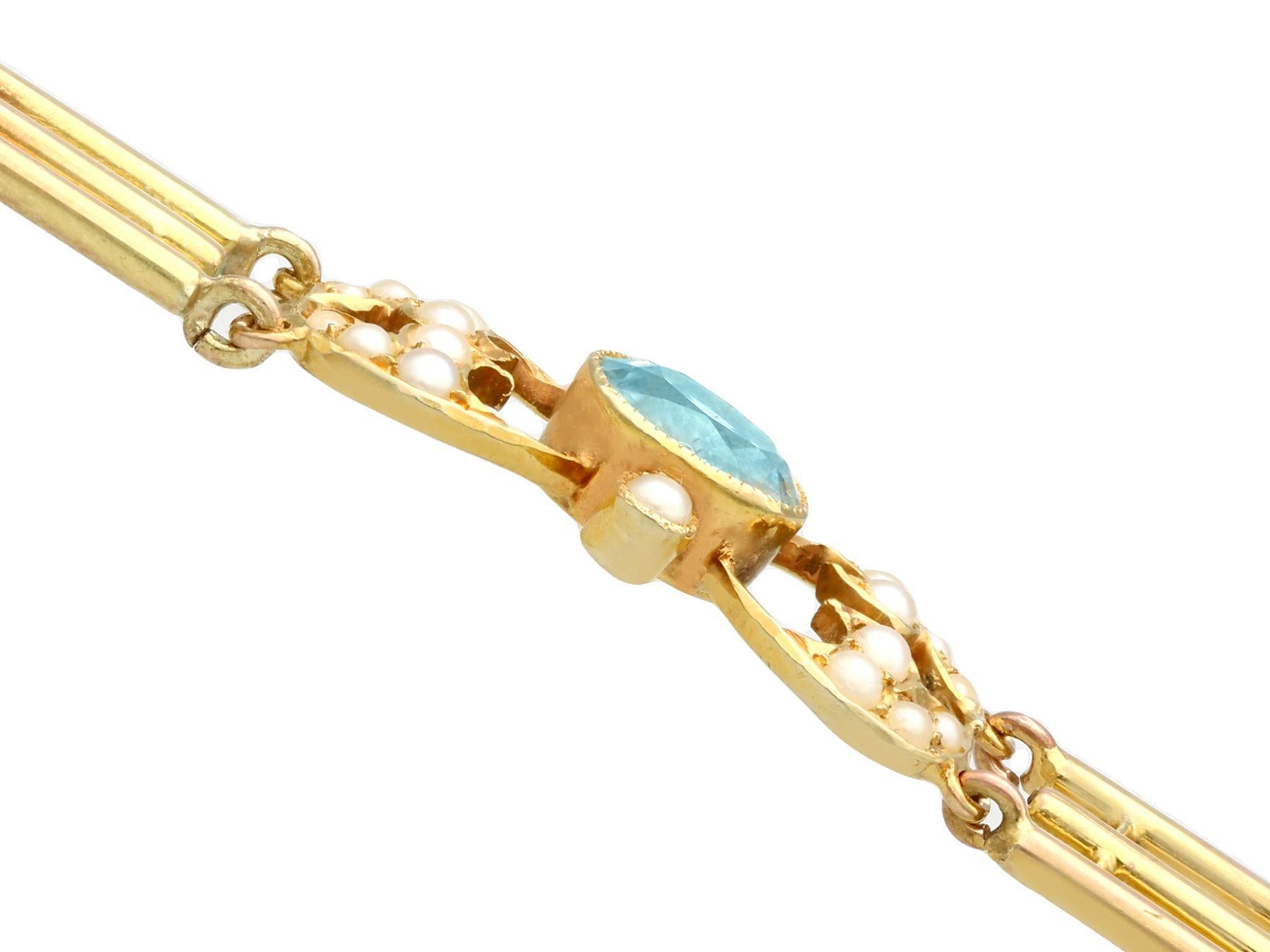 Women's or Men's 1920s 2.55 Carat Aquamarine and Seed Pearl Yellow Gold Gate Bracelet For Sale