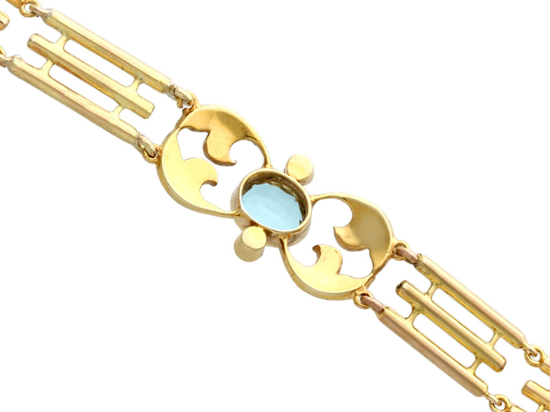 1920s 2.55 Carat Aquamarine and Seed Pearl Yellow Gold Gate Bracelet For Sale 1