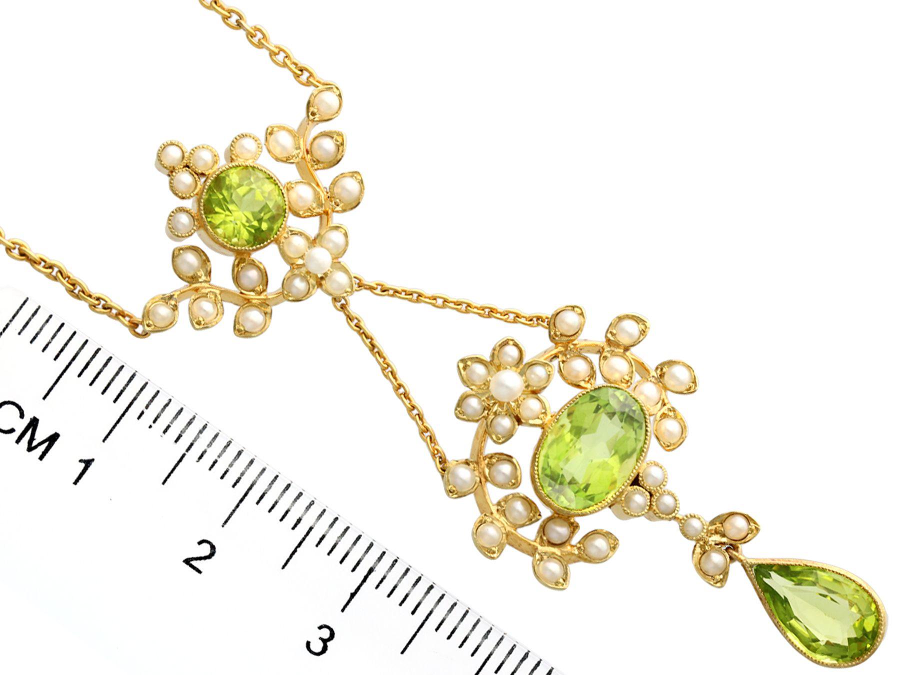 Pear Cut 1920s Antique 3.43 Carat Peridot and Seed Pearl Yellow Gold Necklace For Sale
