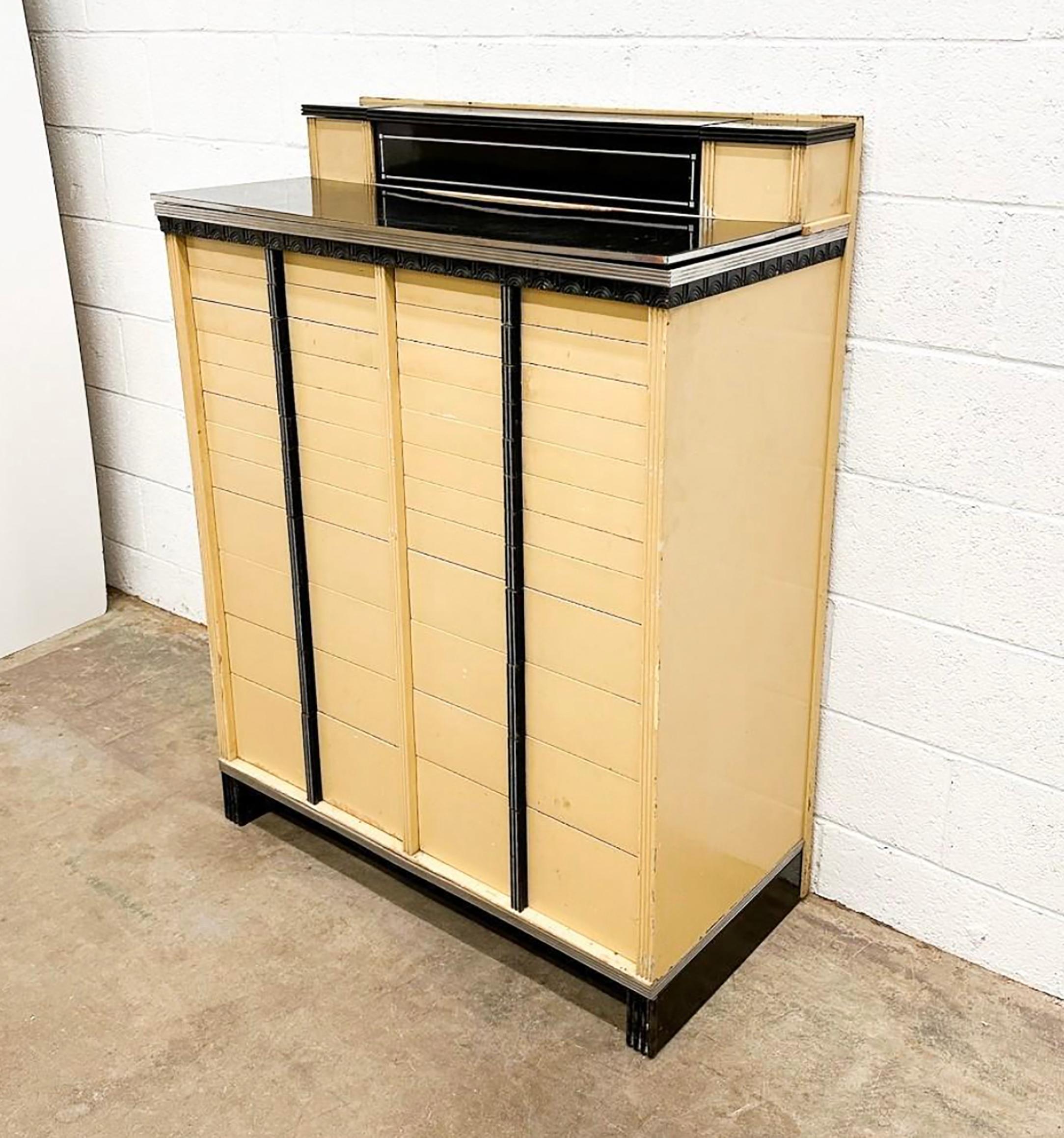 Années 1920 Art Déco American Cabinet Co. Cabinet en vente 13