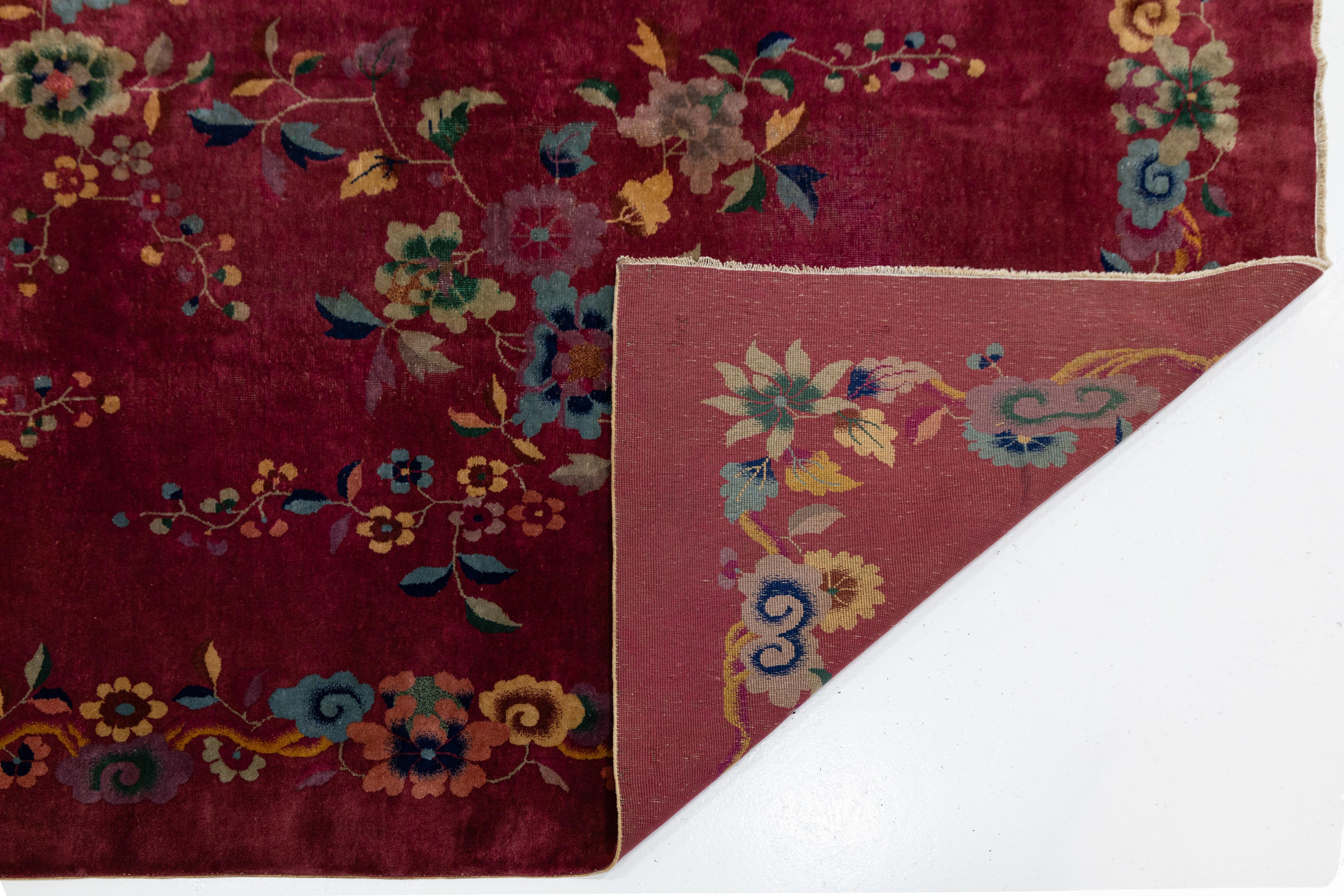 1920er Jahre Antike Art Deco Chinesisch Rot Wolle Teppich mit Blumenmuster (Art déco) im Angebot