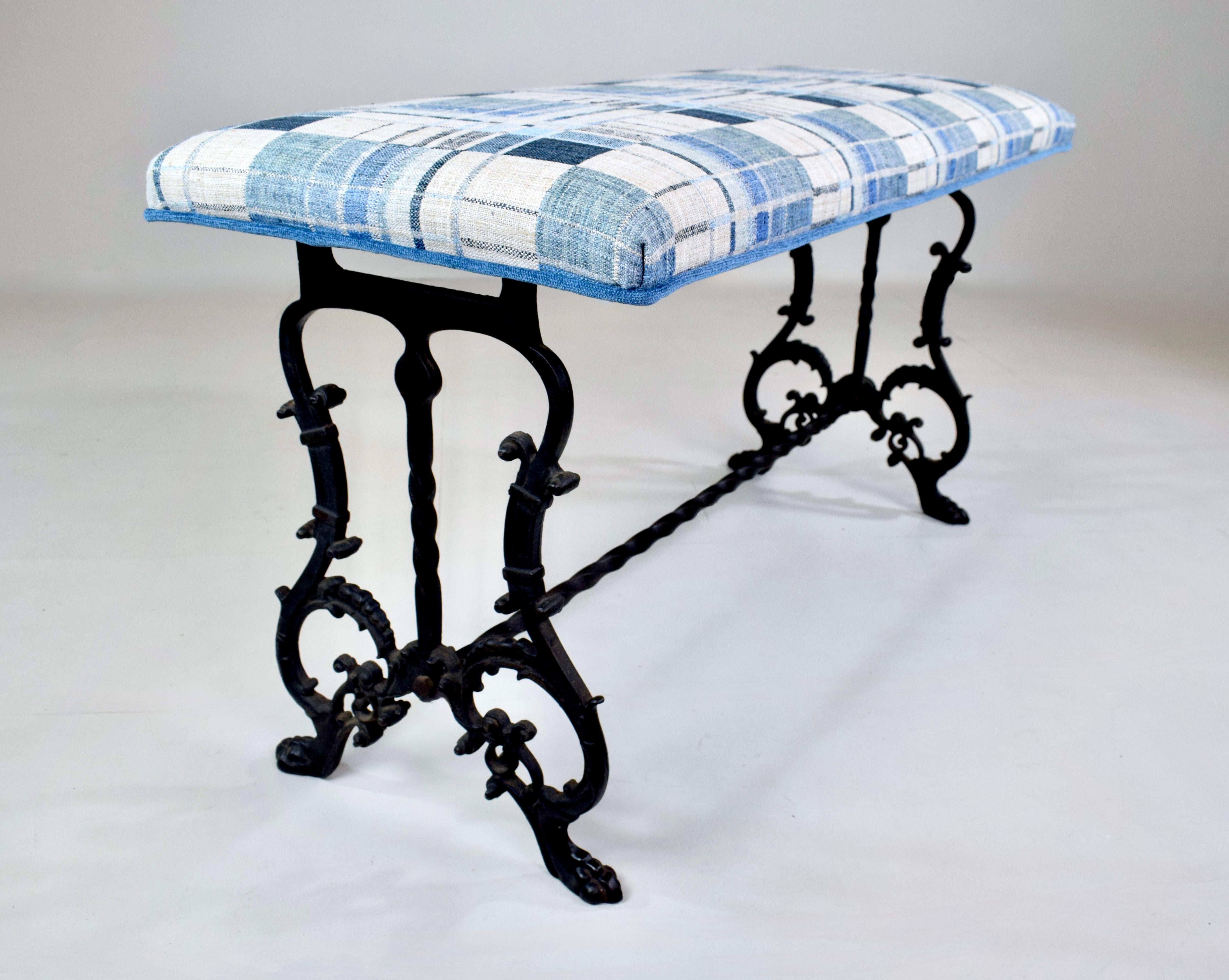 1920's Antique Cast Iron Window Bench en Bueno estado para la venta en Southampton, NJ