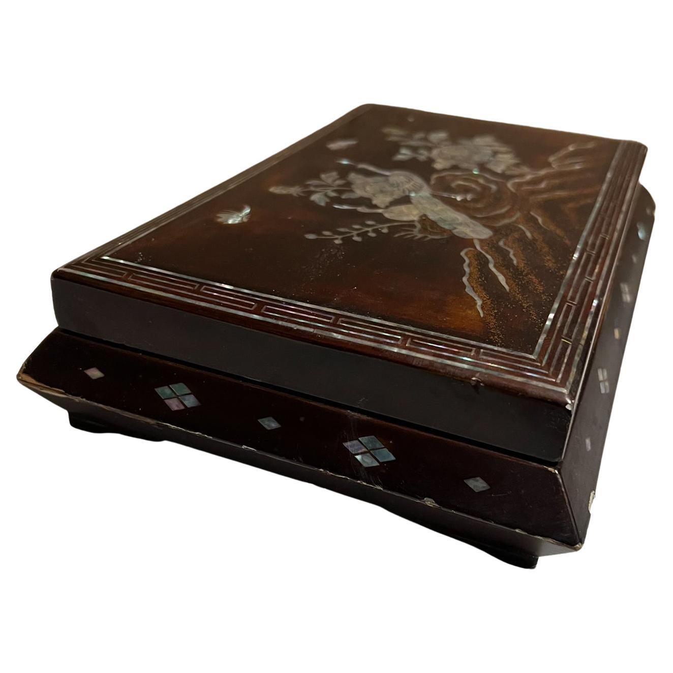 Antique Asian Chinese Oriental Vintage Smoke Tobacco Box
Interior Compartments
Intricate decorative Inlay
6.5 d x 10.25 w x 2.25 tall
Personal inscription
Original unrestored vintage condition with wear age showing.
Review all images provided.
