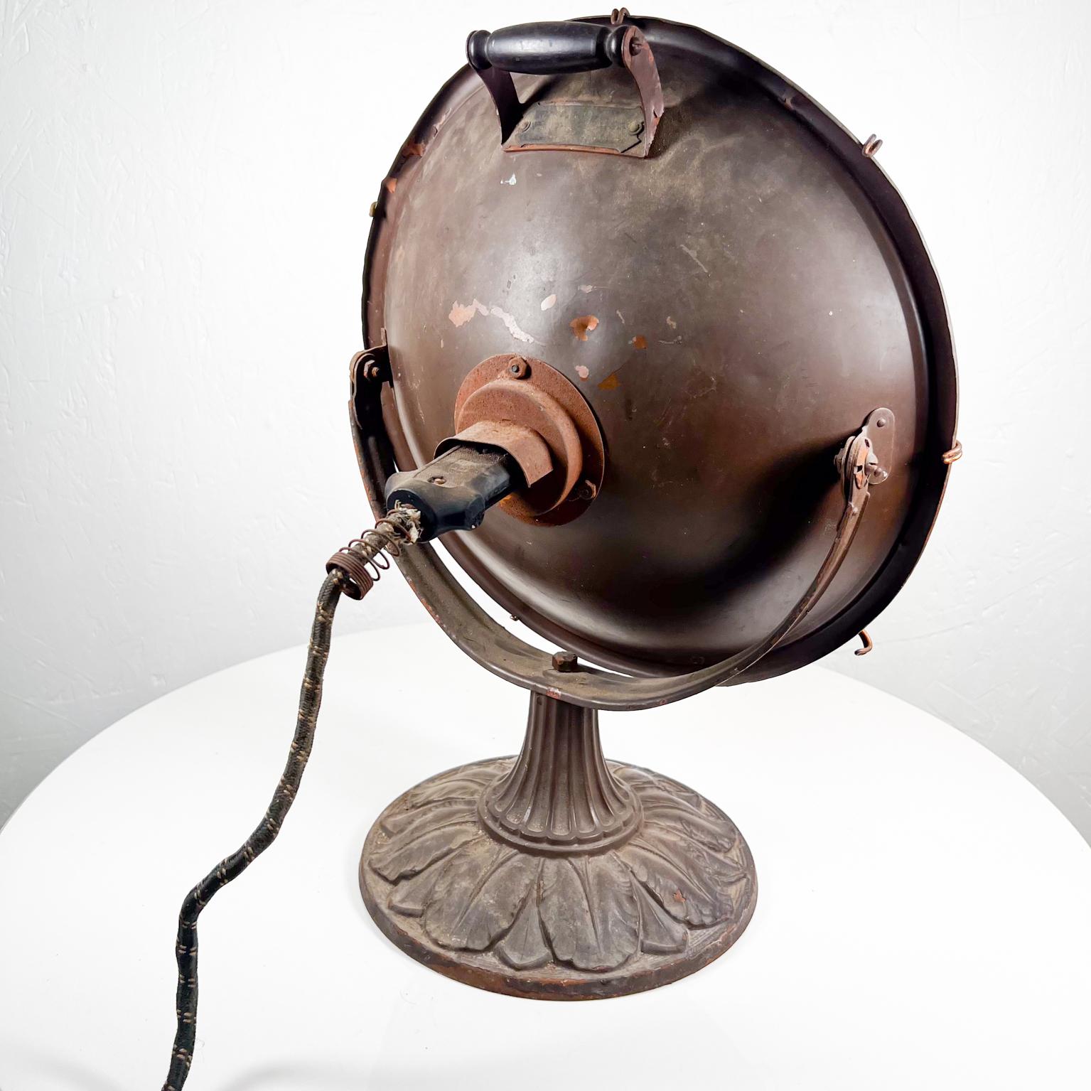 1920s Antique Copper Universal Electric Heater Art Deco Landers Frary Clark In Good Condition In Chula Vista, CA