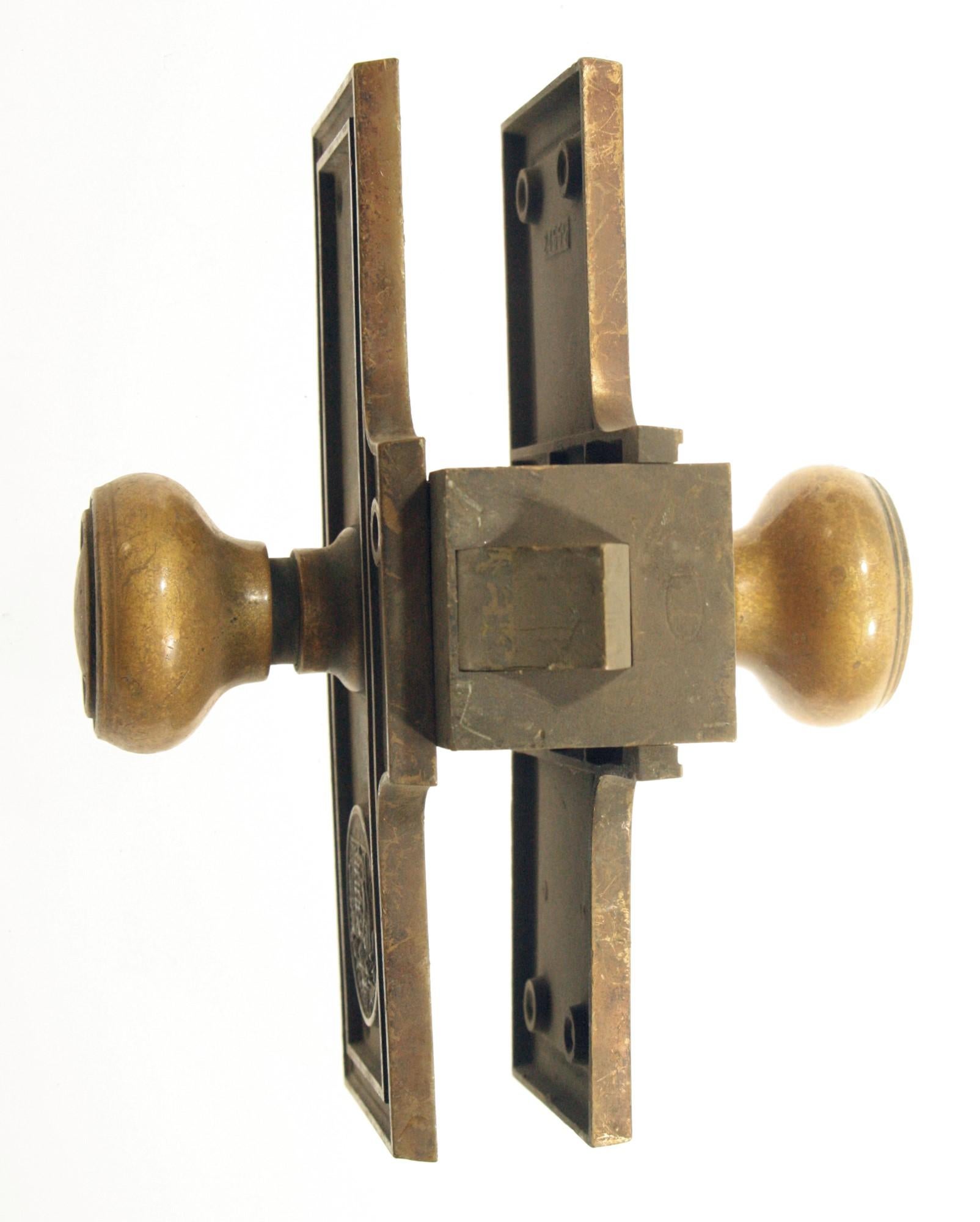 Début du 20ème siècle Sceau de porte à mono-verrouillage des années 1920 de style Corbin Seal du New Jersey