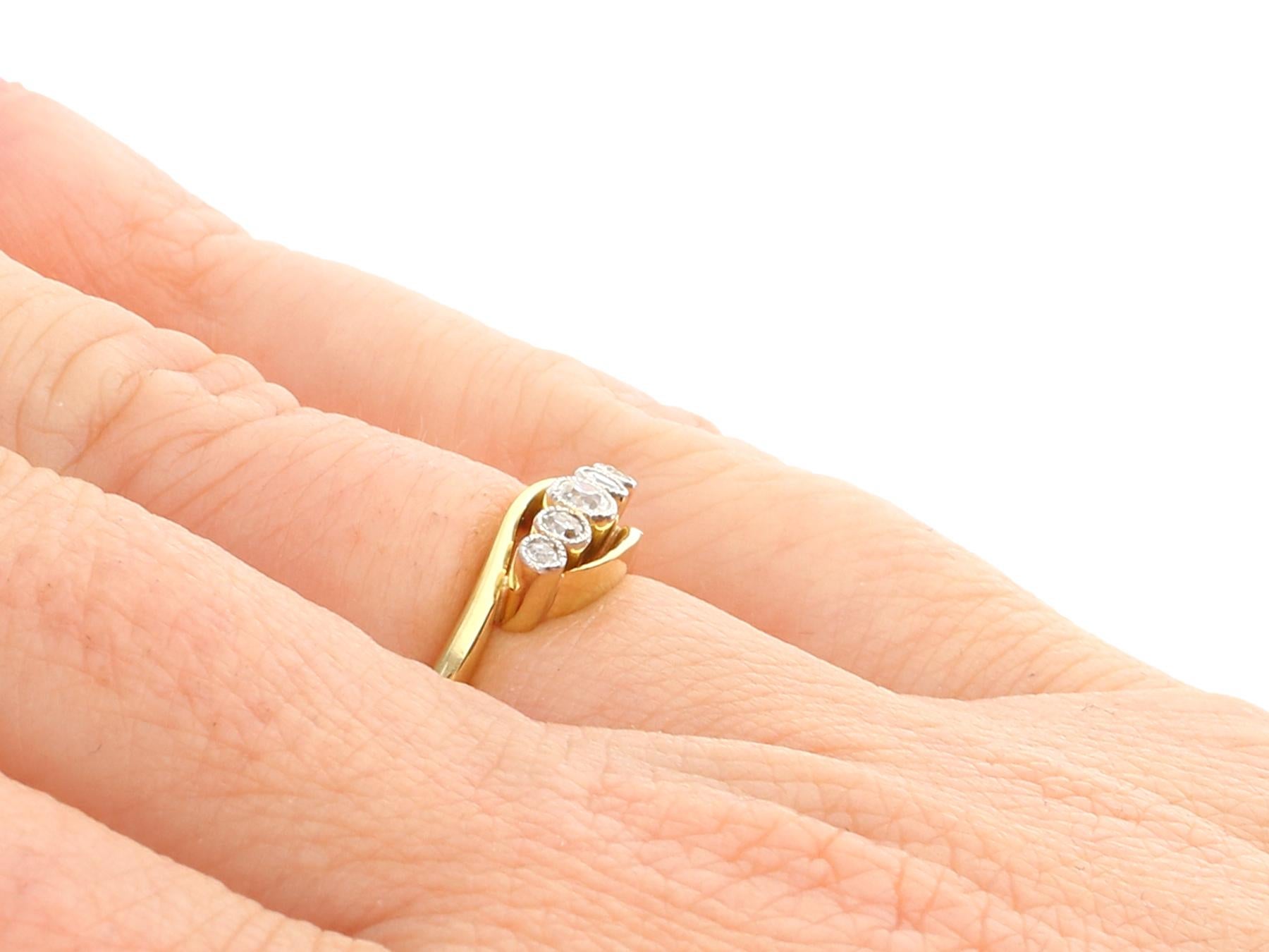 1920s Antique Diamond and Yellow Gold Five-Stone Ring In Excellent Condition For Sale In Jesmond, Newcastle Upon Tyne
