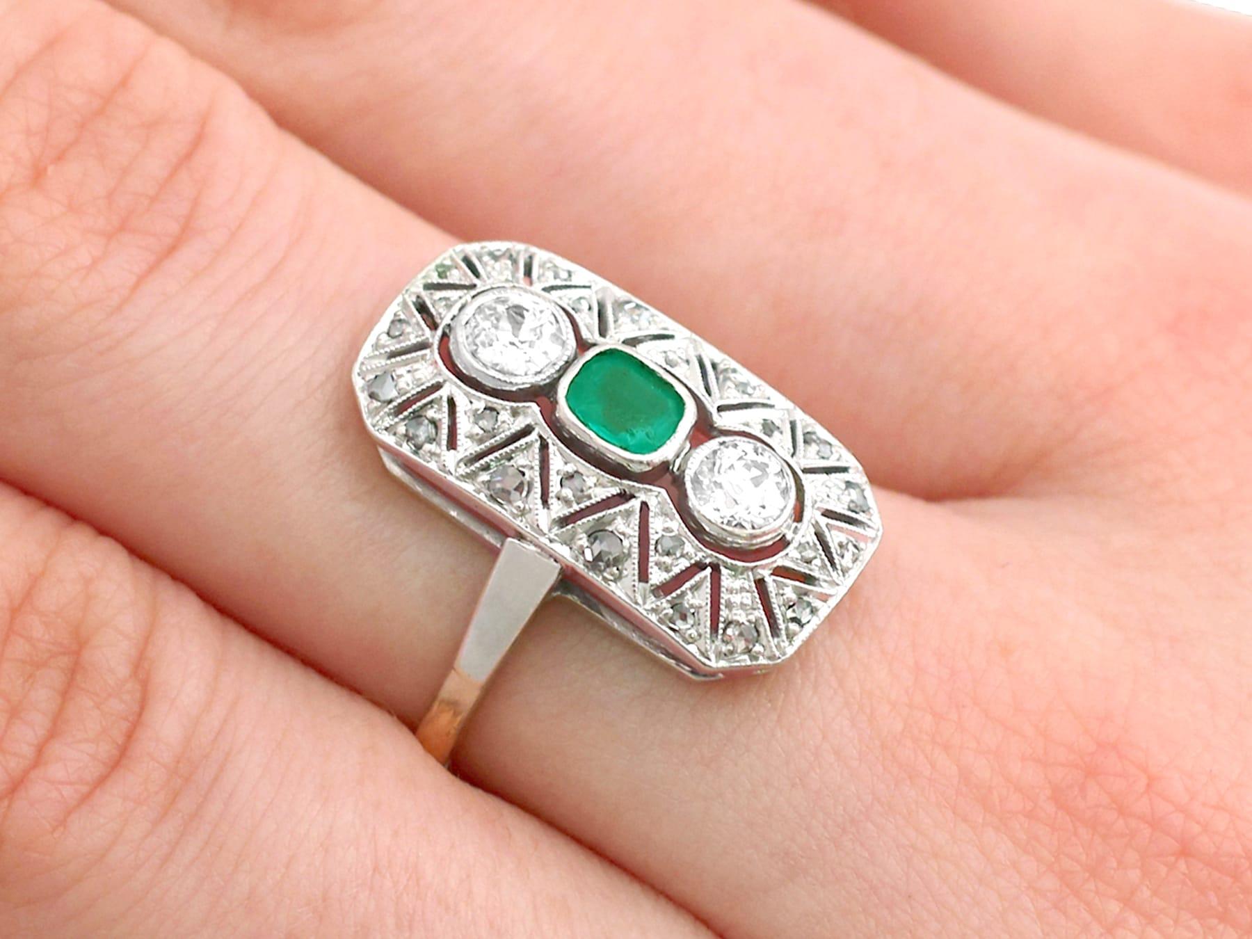 1920s Antique Emerald and Diamond Yellow Gold Cocktail Ring In Excellent Condition For Sale In Jesmond, Newcastle Upon Tyne