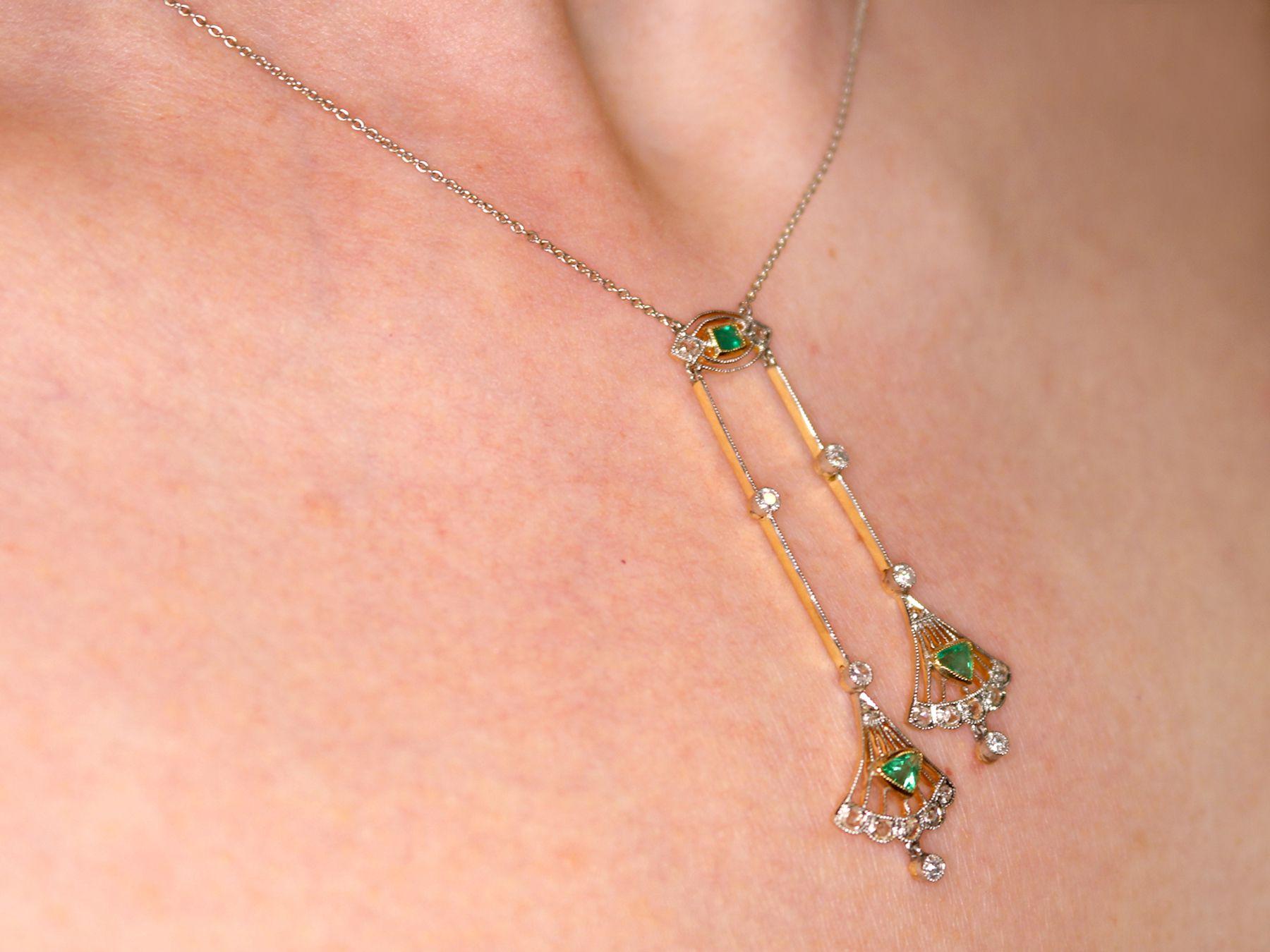 1920s Art Deco Emerald and Diamond Yellow Gold Necklace For Sale 1