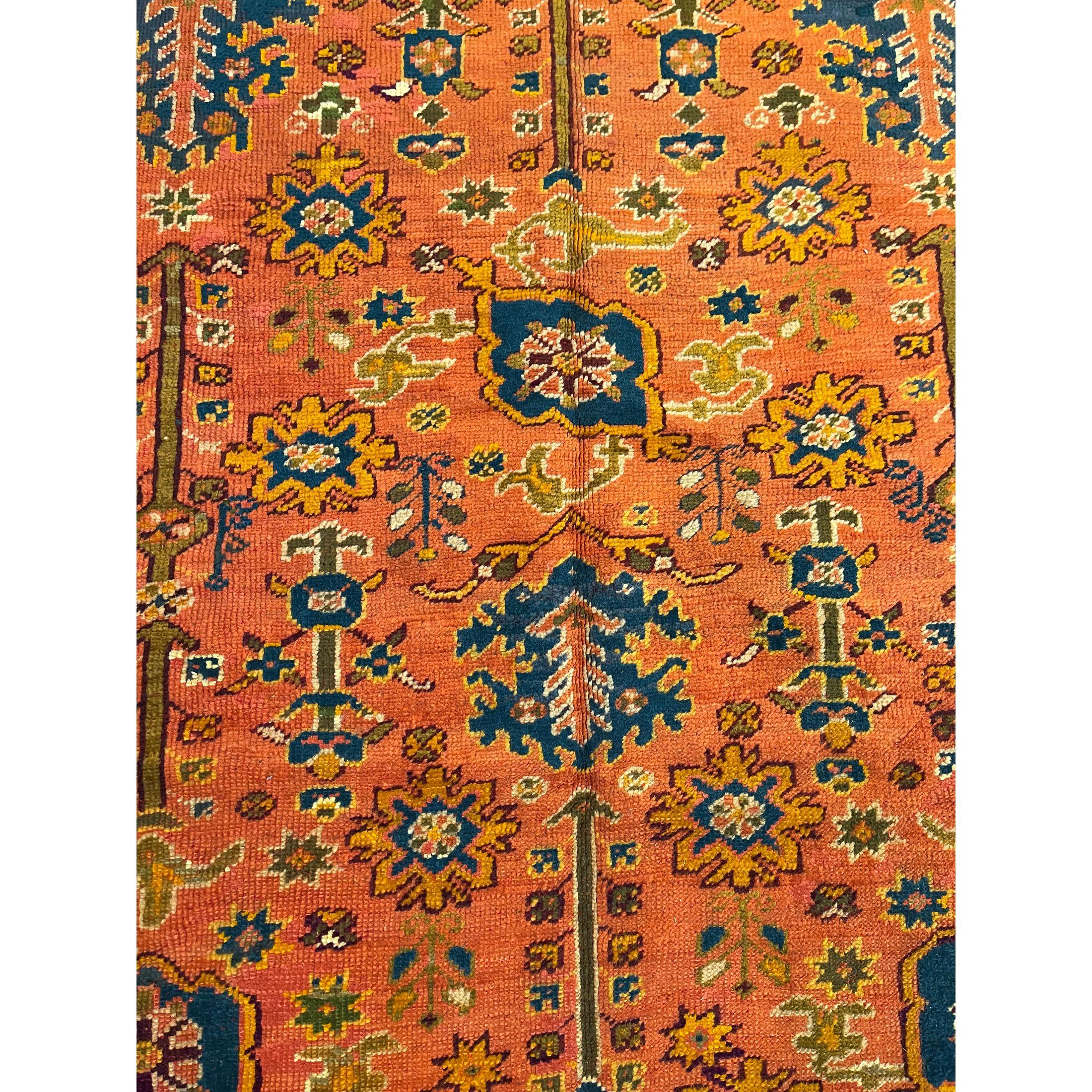 1920er Jahre Antiker feiner türkischer Oushak-Teppich (Stammeskunst) im Angebot