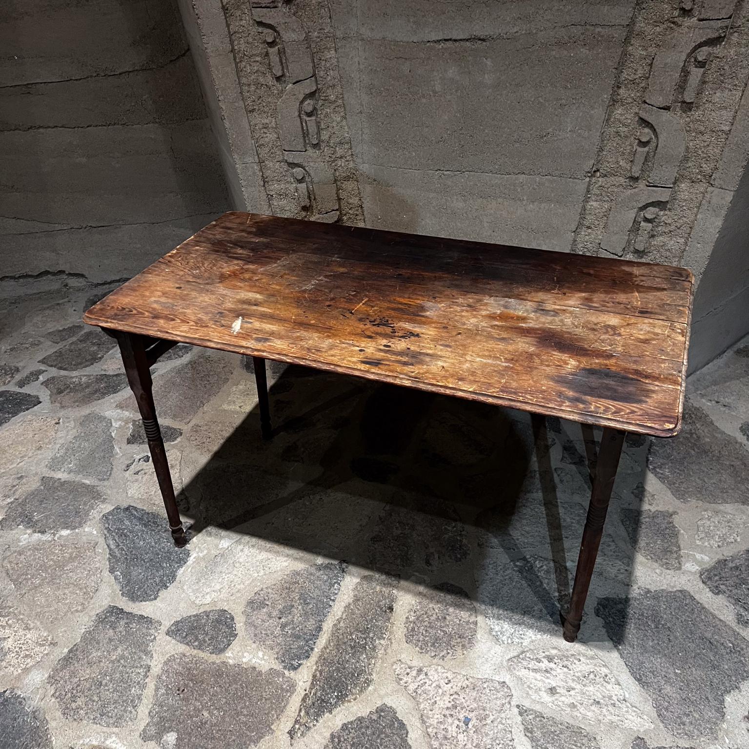 Antiquités 1920 Table Wood Foldes Rustique Farm Antiques État moyen - En vente à Chula Vista, CA