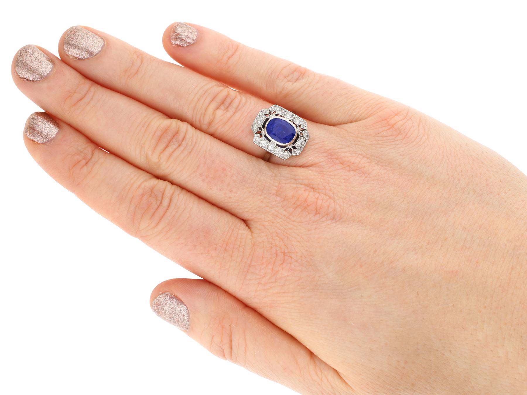 1920s Antique French 2.82 Carat Sapphire and Sapphire White Gold Cluster Ring 5