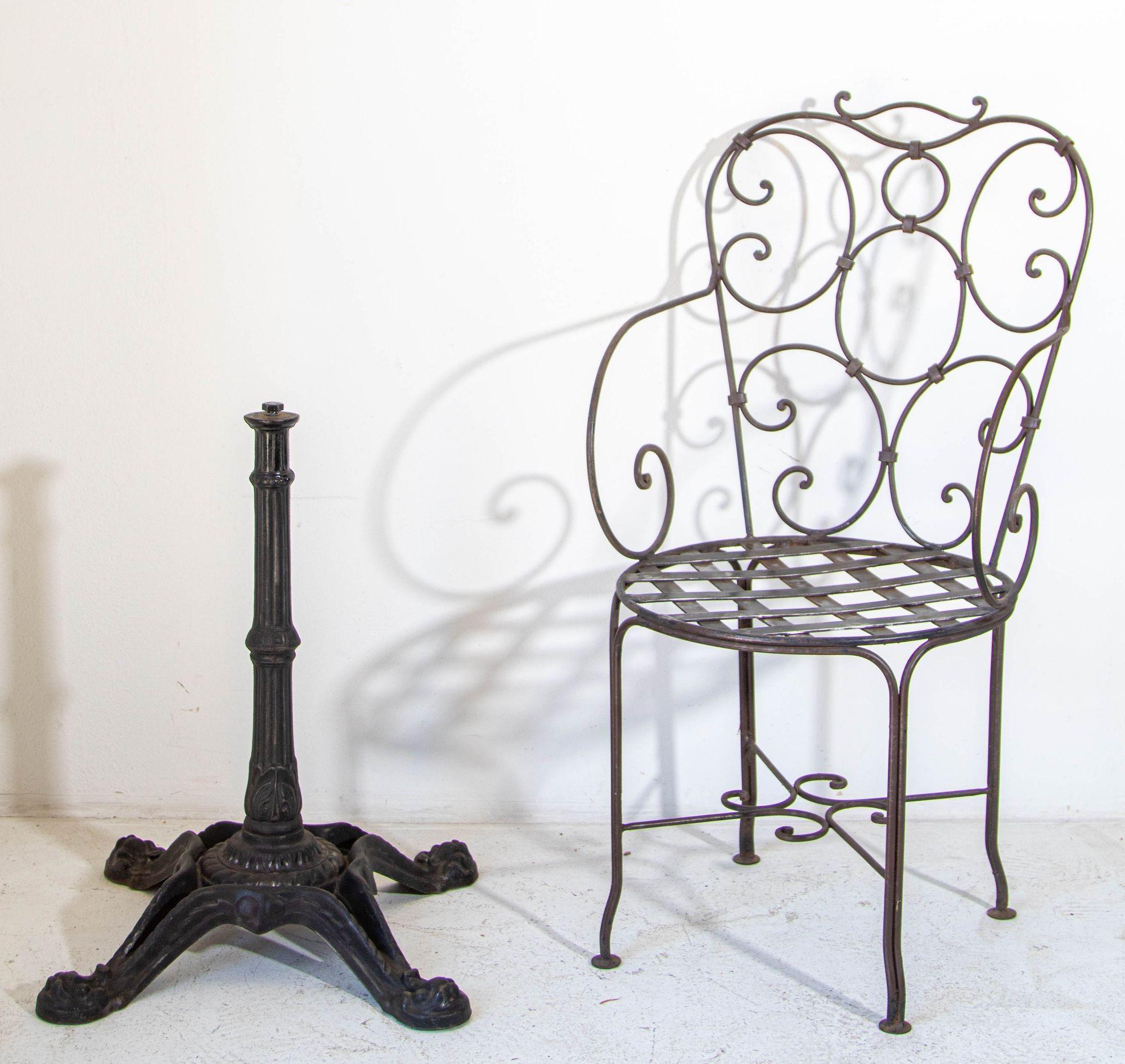 1920s Antique French Cast Iron Pedestal Bistro Table Stand.
Beautiful quality bistro table pedestals from France, made from heavy cast iron supported on 4 beautiful lion shaped legs.
French Bistro Table Paris cast iron pedestals table base.
Heavy
