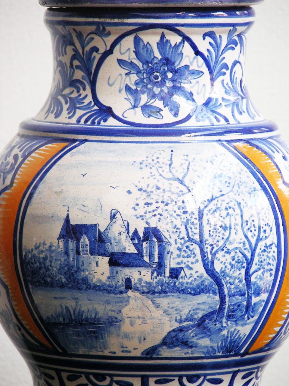1920s Antique French Malicorne Faience azul blanco amarillo centro de mesa con tapa siglo XX en venta