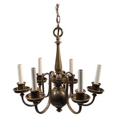 Lampadario antico in ottone georgiano degli anni '20, con sei bracci e una patina scura