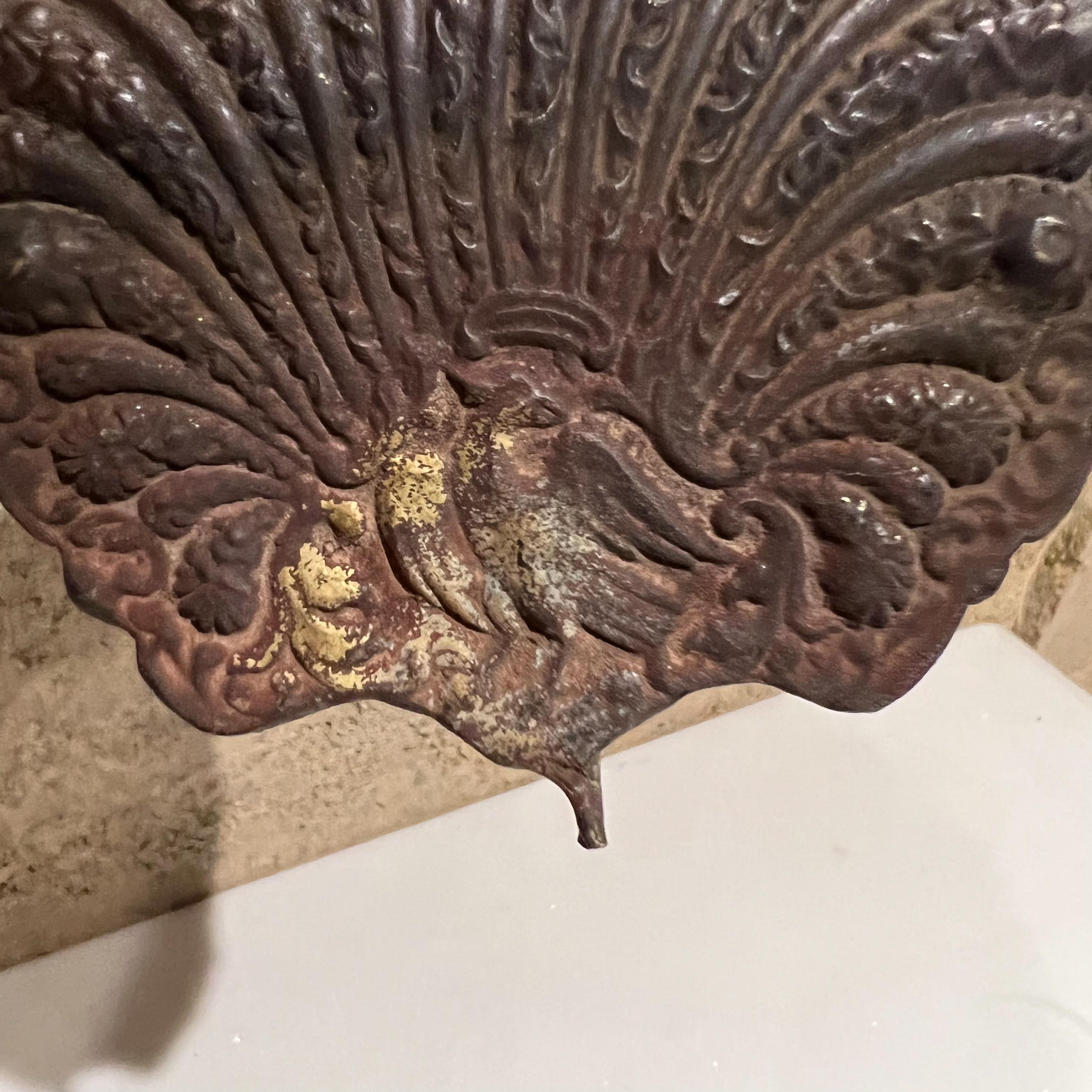 Fer Boucle de ceinture de cowboy guatémaltèque ancienne des années 1920 avec motif oiseau et paon fantaisie en fer en vente