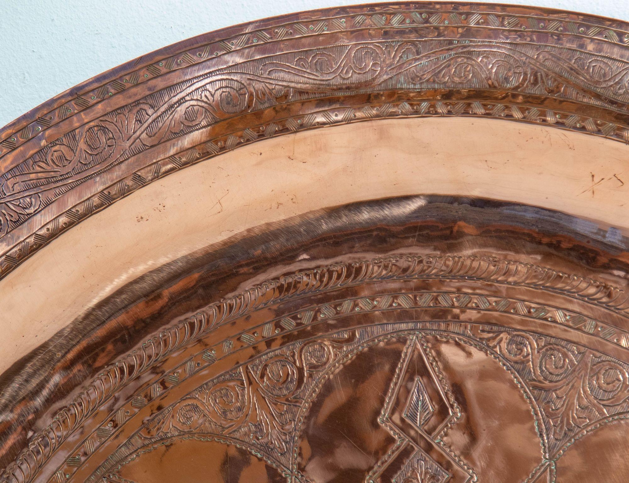 1920s Antique Hand Tooled Oversized Moroccan Metal Copper Tray 31 in. D. For Sale 8