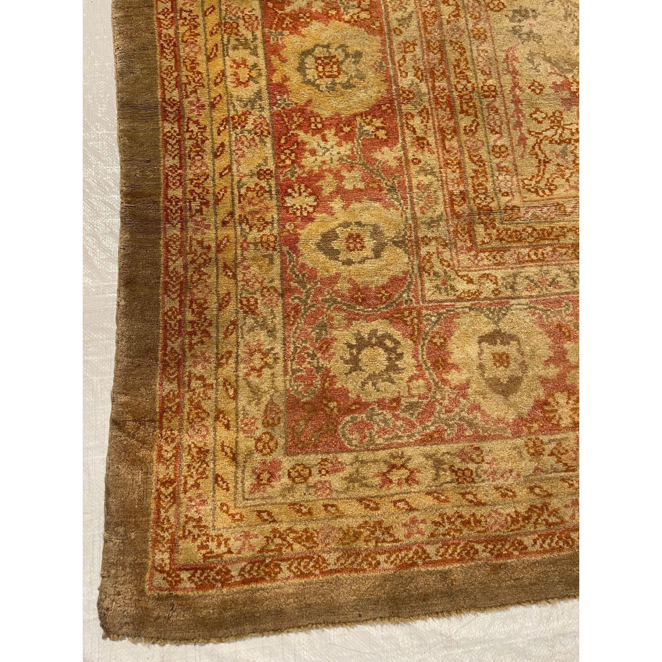 Antique Indian Rugs – Not all the rugs that were woven in India are easy to categorize. That is why we created this antique Indian rugs section. Here you will find Indian rugs of which the origin city isn’t specifically identified. This blanket