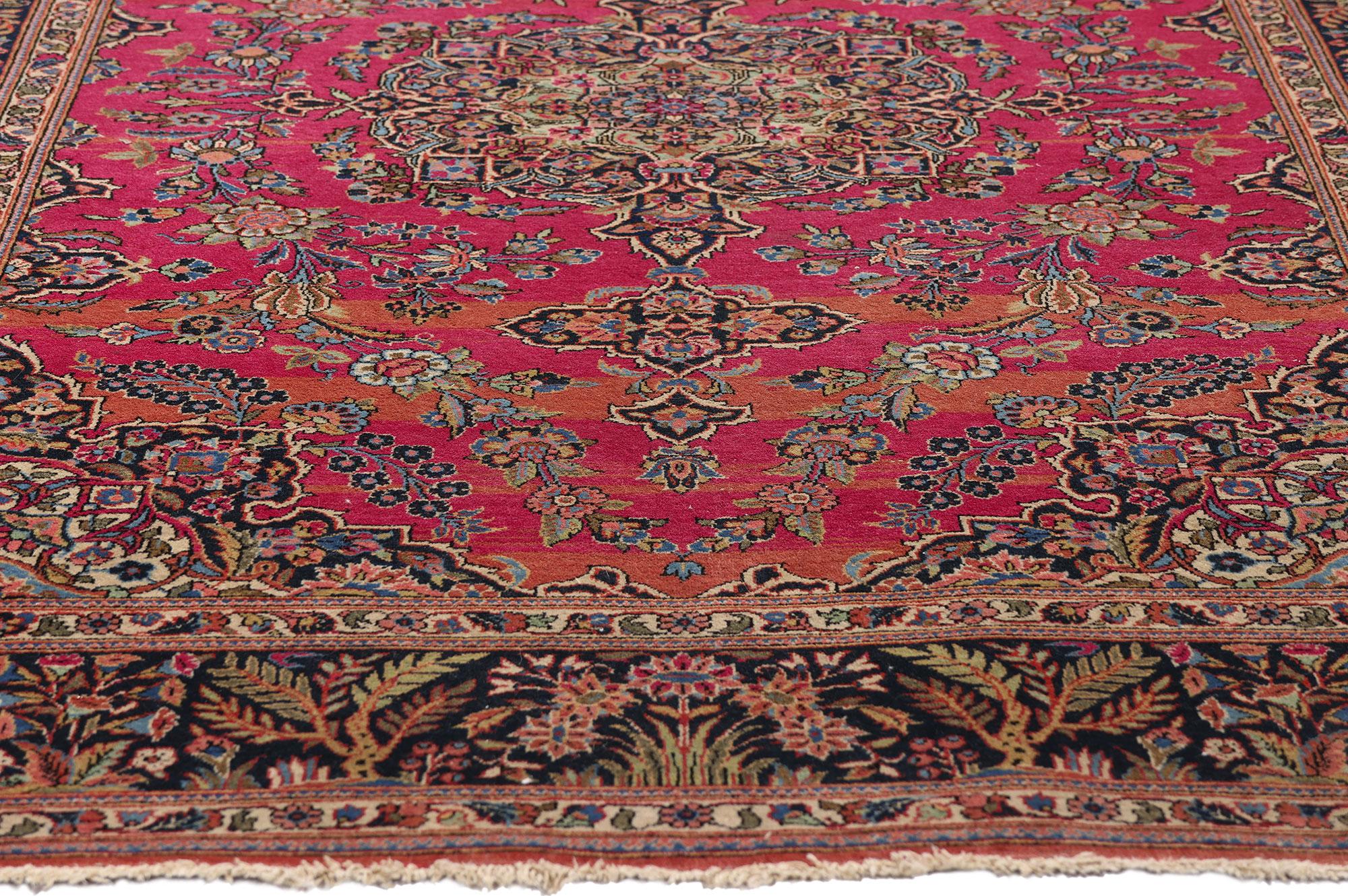 79270 Antiker persischer Kashan-Teppich, 04'06 x 06'10. Dieser antike Kashan-Teppich aus handgeknüpfter Wolle ist ein königliches Zeugnis der Opulenz der klassischen persischen Weberei und entfaltet sich wie ein Garten, der in das Gewebe der Zeit