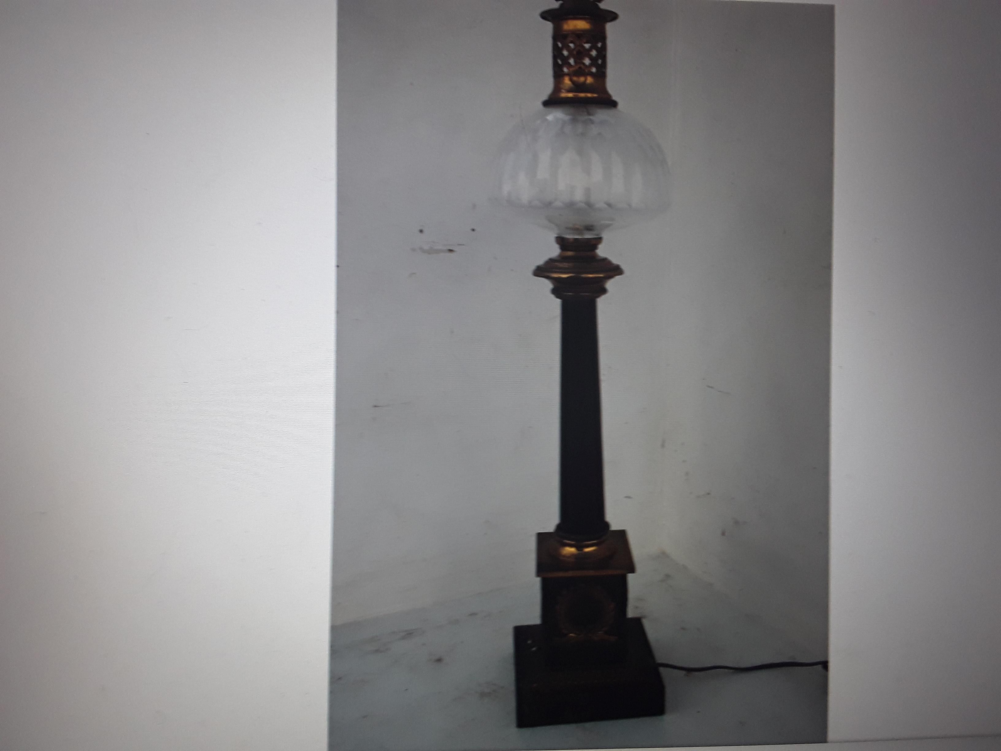 1920's Antique Neoclassical style Black and Gold Oil Lantern type Table Lamp In Good Condition For Sale In Opa Locka, FL