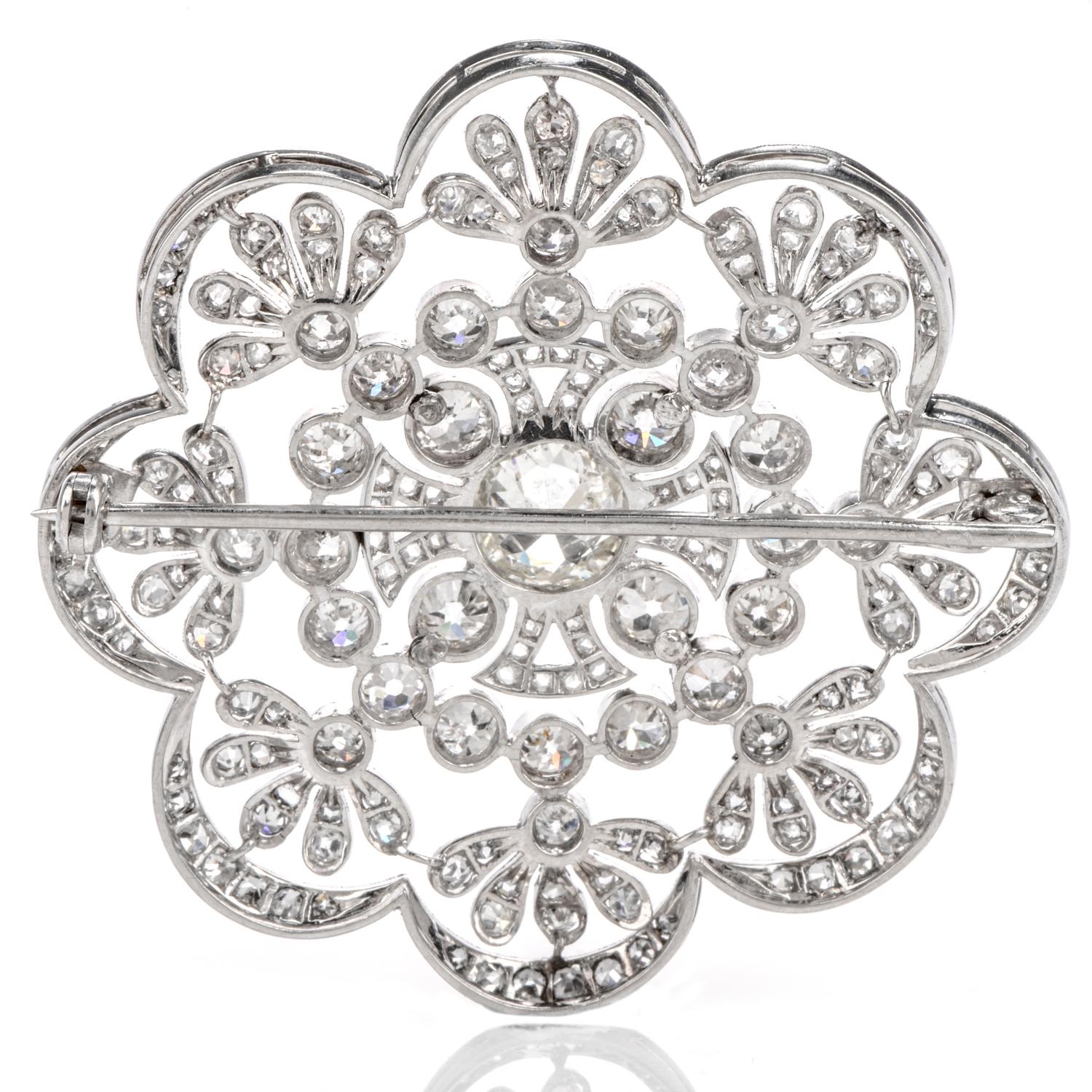 1920s Antique Old European Diamond Flower Openwork Platinum Pin Brooch In Excellent Condition In Miami, FL