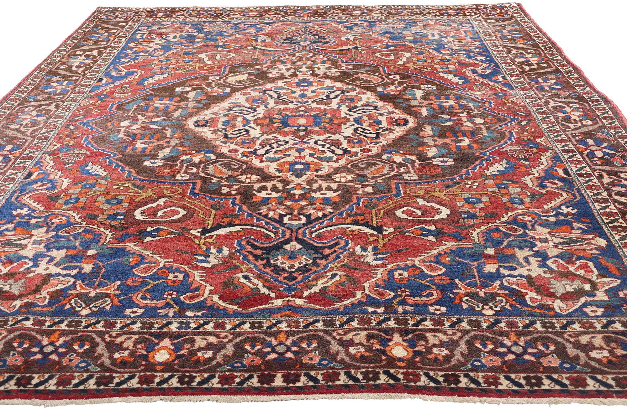 Mouvement esthétique Tapis persan Bakhtiari ancien des années 1920 avec style moderne en vente