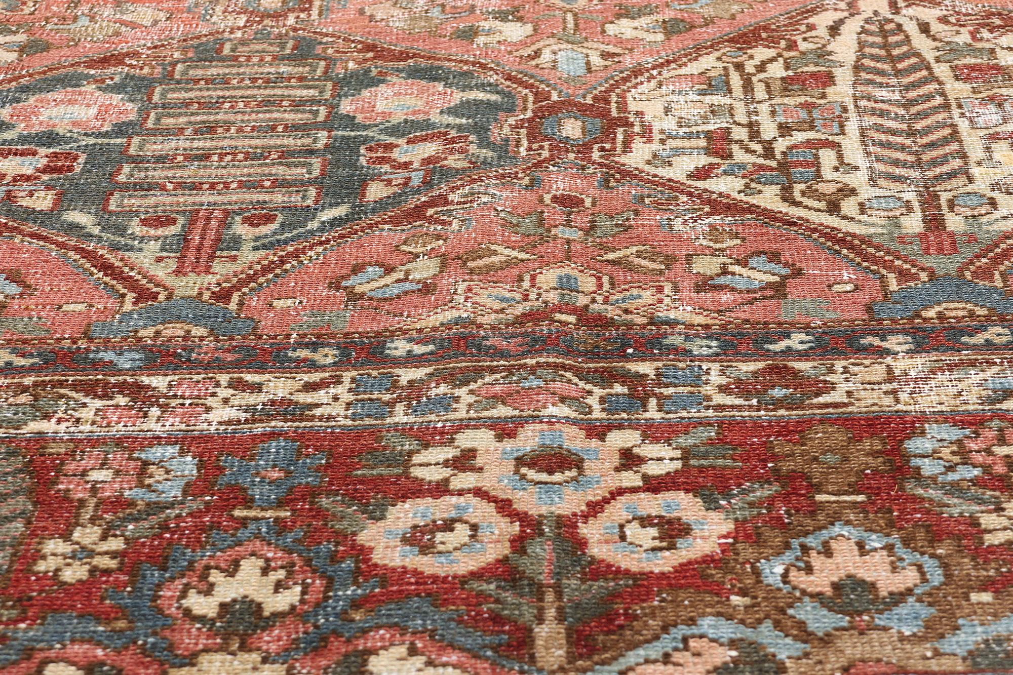 Annodato a mano Tappeto antico persiano Bakhtiari del 1920 con stile moderno in vendita