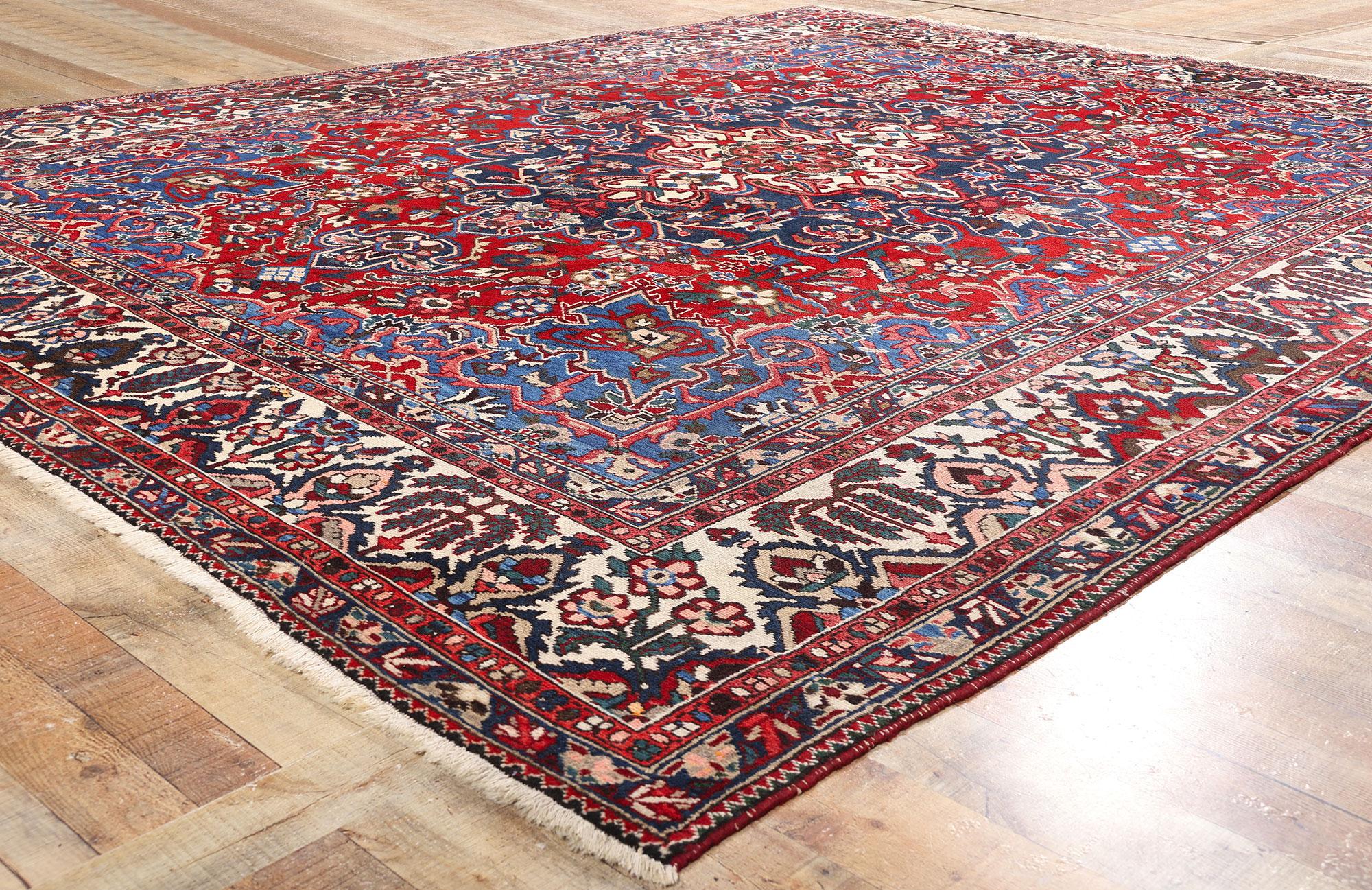 20ième siècle Tapis persan Bakhtiari ancien des années 1920 avec style traditionnel en vente