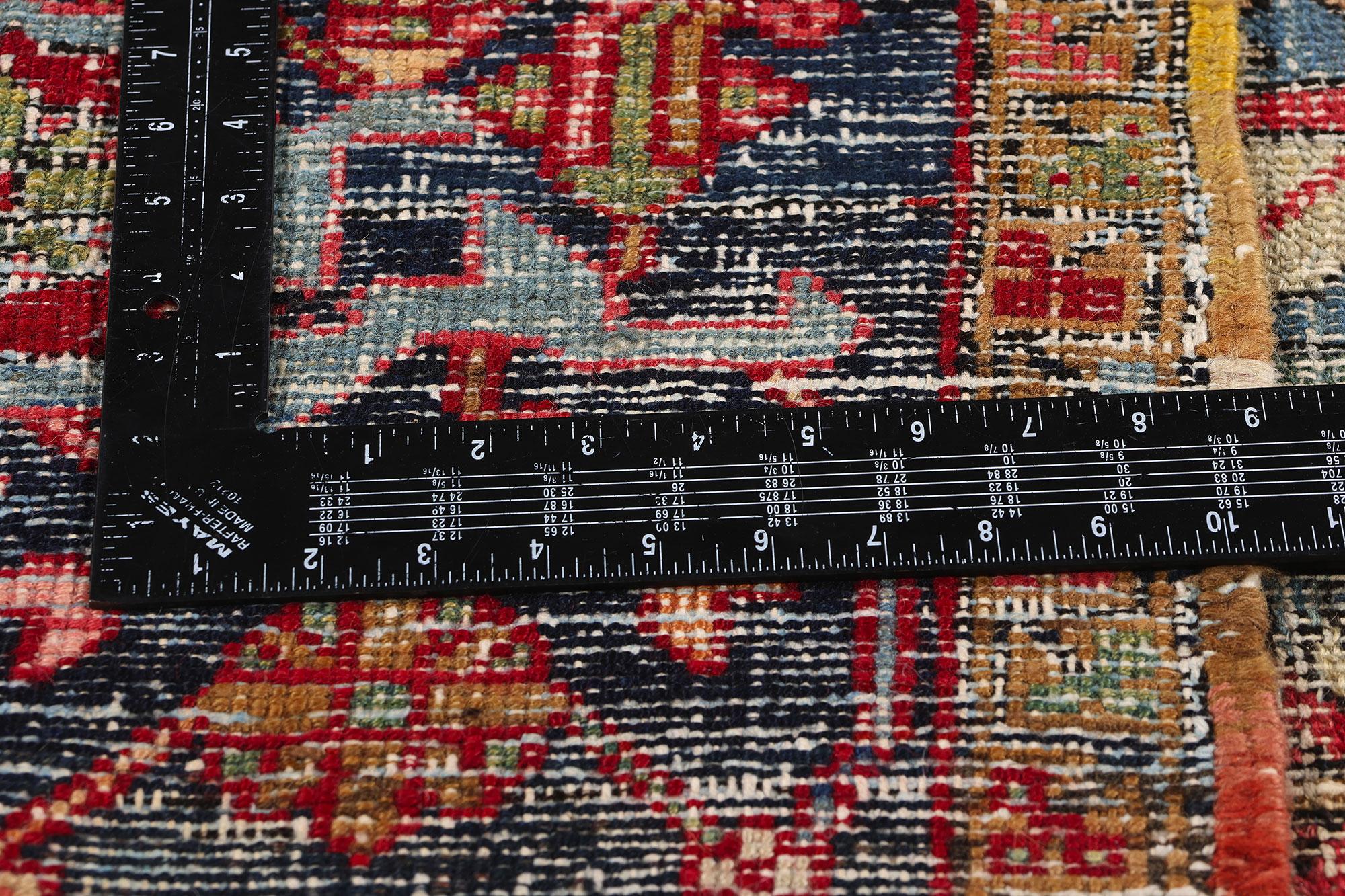 20th Century 1920's Antique Persian Heriz Carpet with Traditional Style For Sale