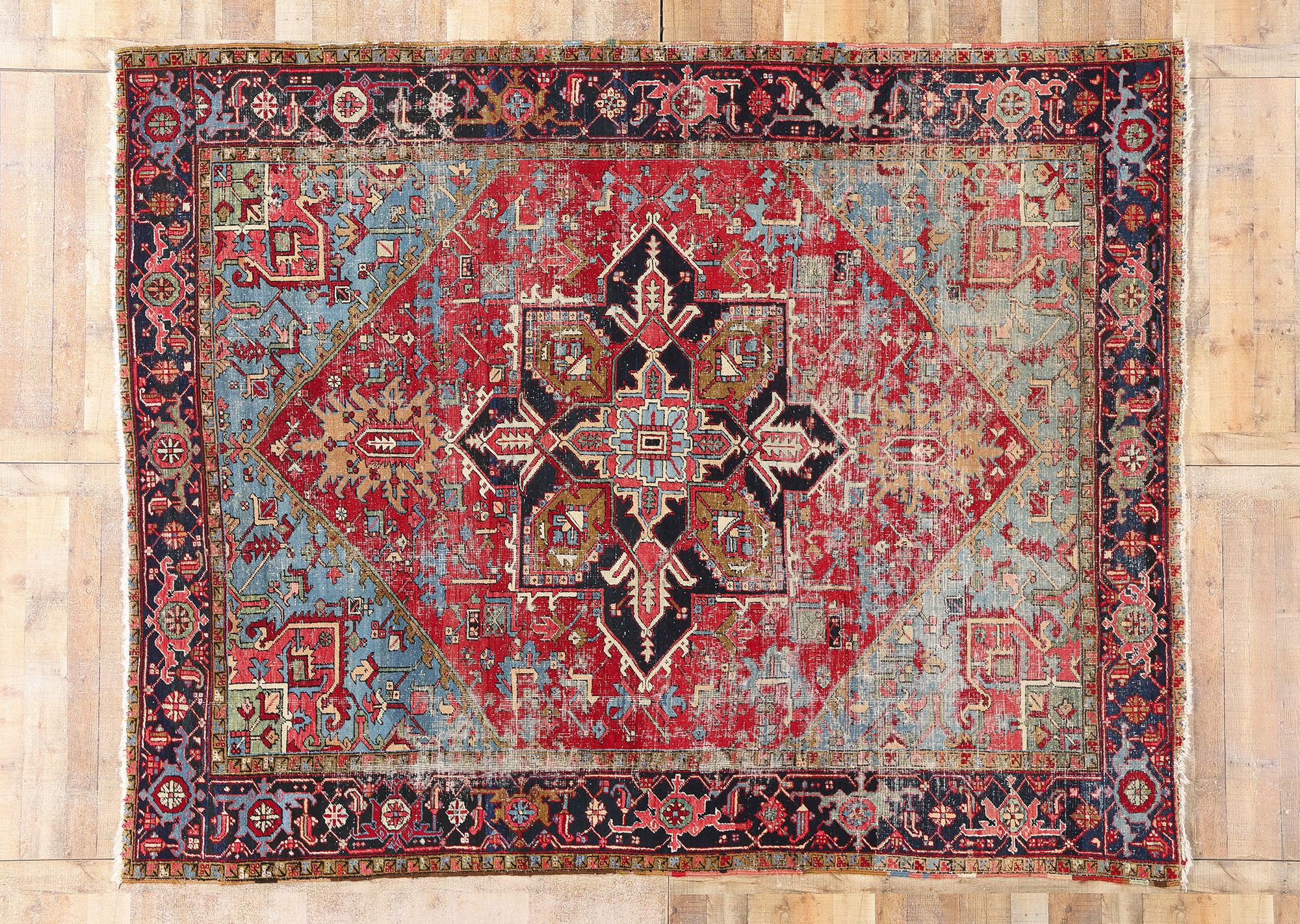1920's Antique Persian Heriz Carpet with Traditional Style For Sale 2