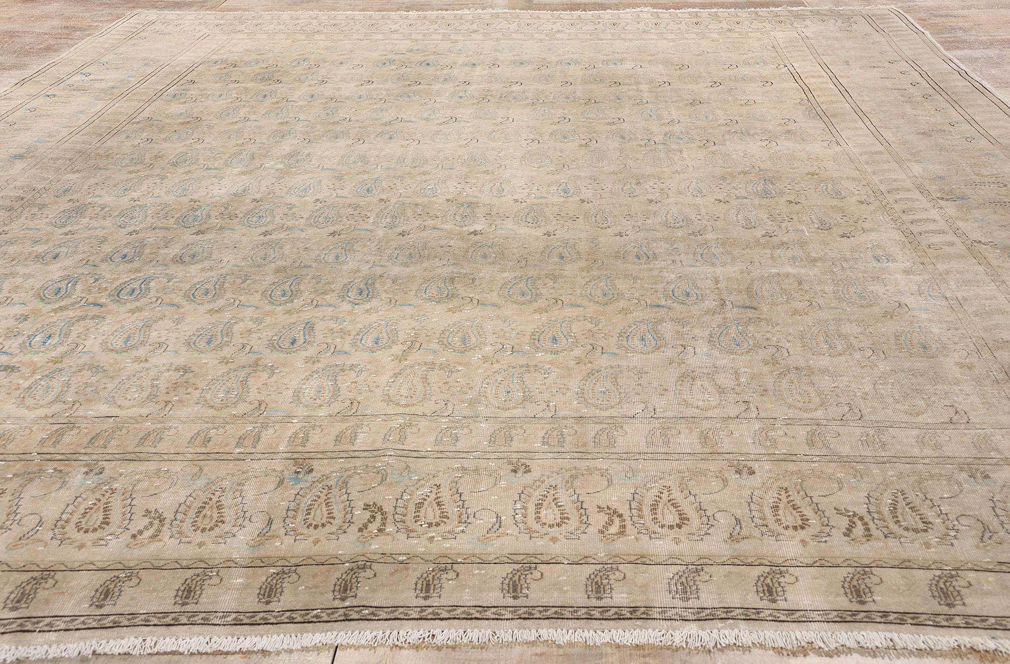 Antiker persischer Kashan-Teppich aus den 1920er Jahren, verwitterte Finesse trifft auf belgischen Chic (Wolle) im Angebot