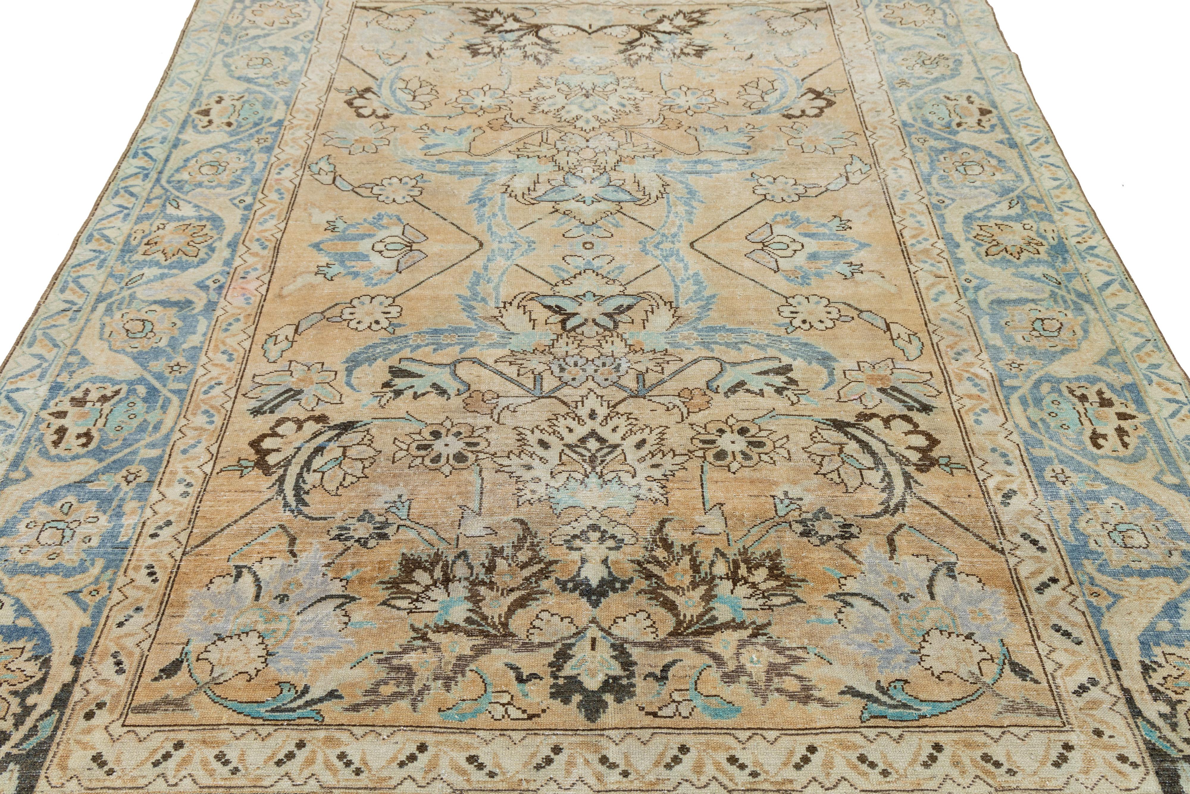 Laine Tapis persan ancien des années 1920, Malayer, à motifs floraux, en laine, de couleur havane en vente