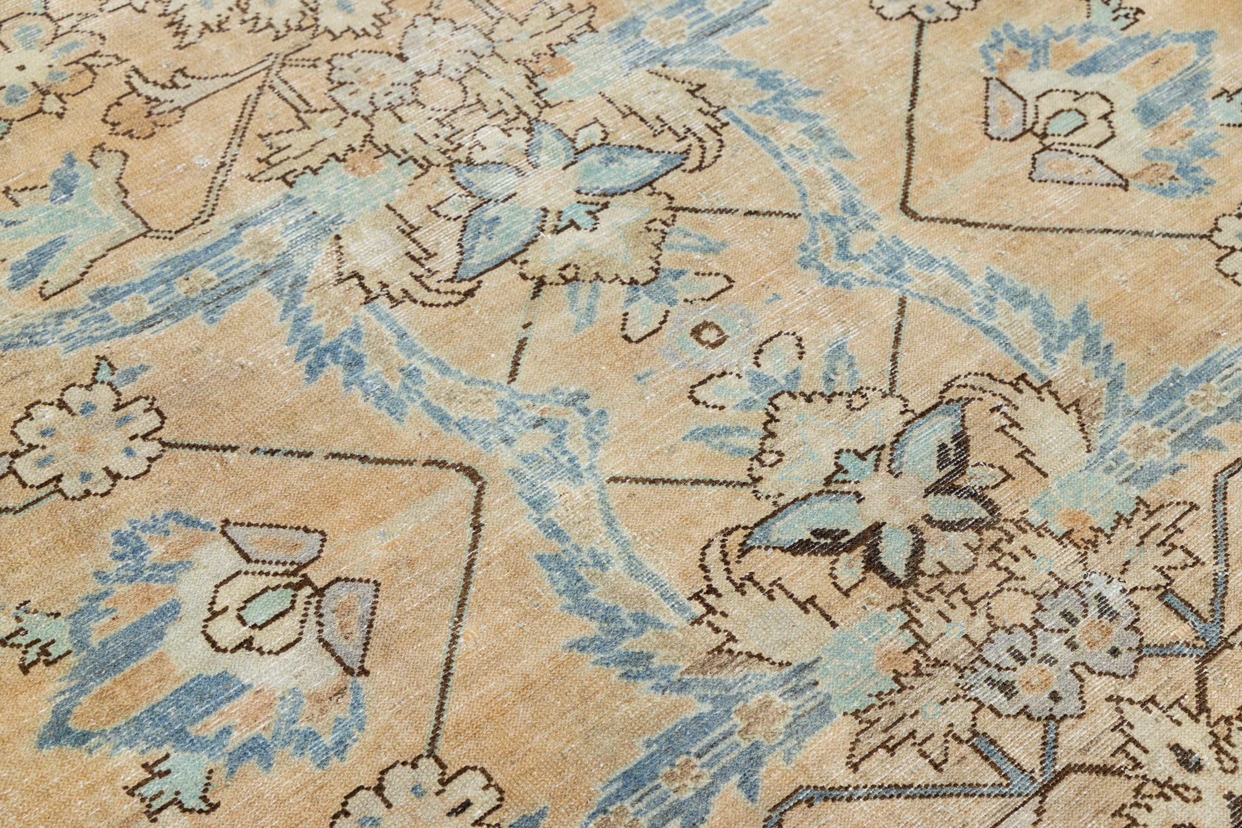 Tapis persan ancien des années 1920, Malayer, à motifs floraux, en laine, de couleur havane en vente 1