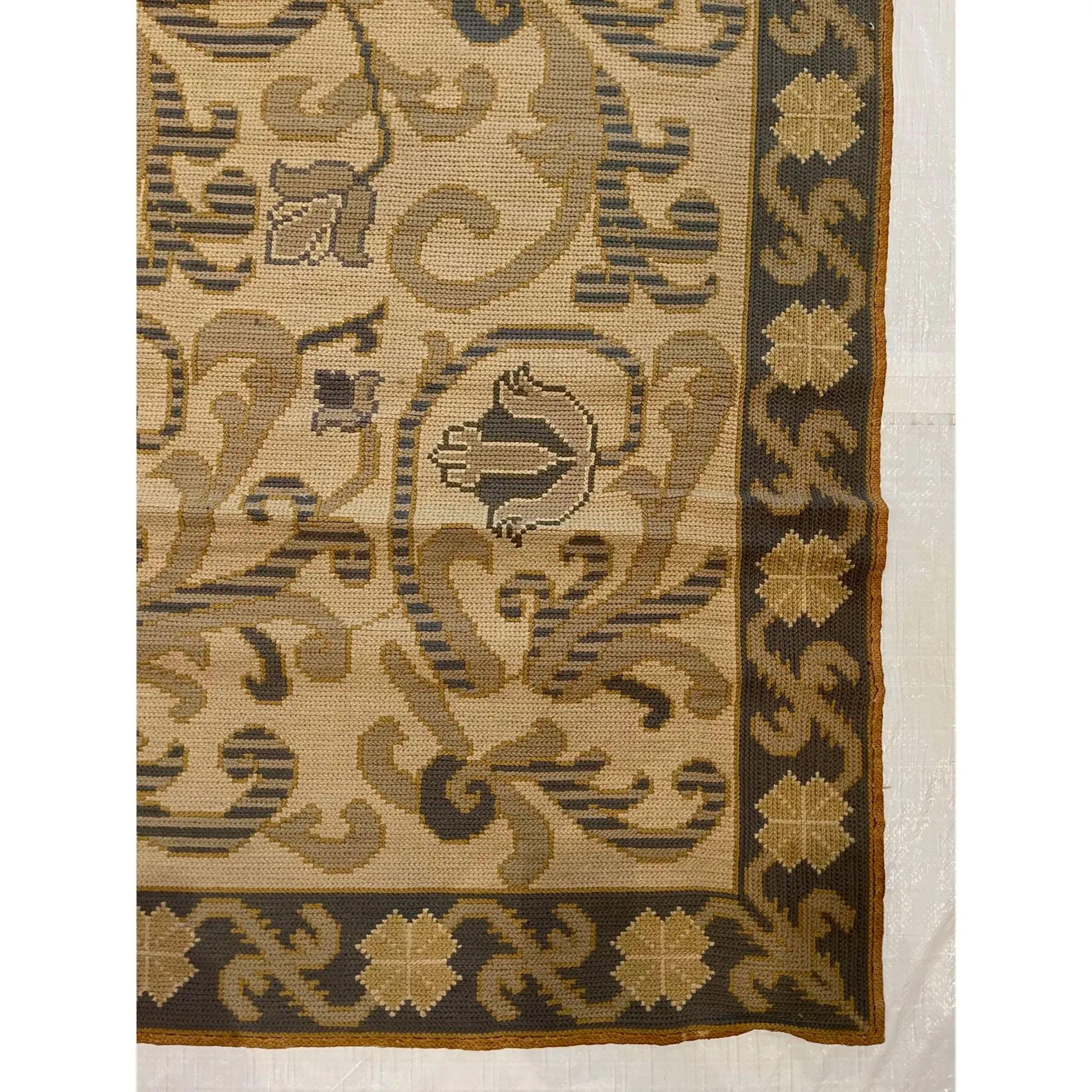 Antiker portugiesischer Nadelspitze Teppich aus den 1920er Jahren (Kelim) im Angebot