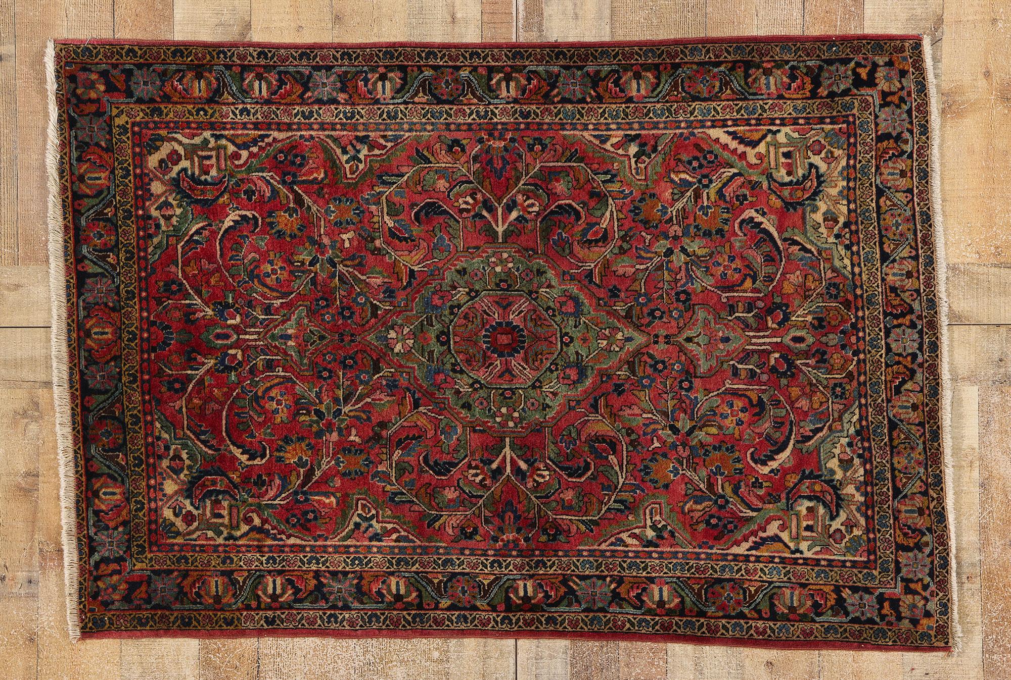 1920s Antique Red Persian Farahan Sarouk Wool Rug with Timeless Elegance For Sale 3