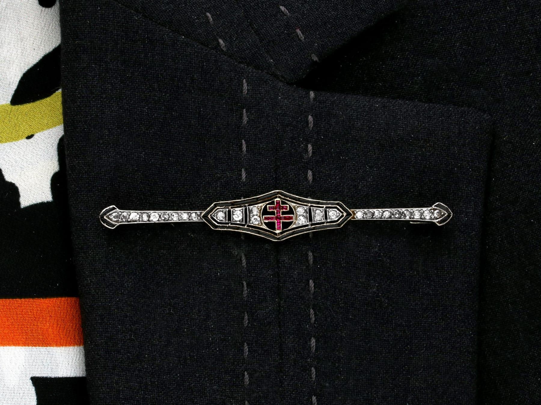 1920s Ruby and Diamond Onyx and White Gold Bar Brooch For Sale 3