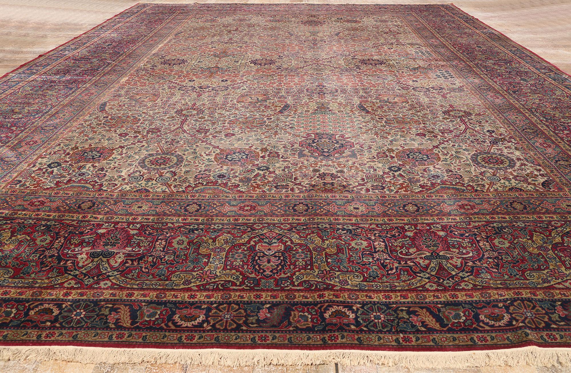 1920's Antique Turkish Sivas Carpet with Traditional Style For Sale 3