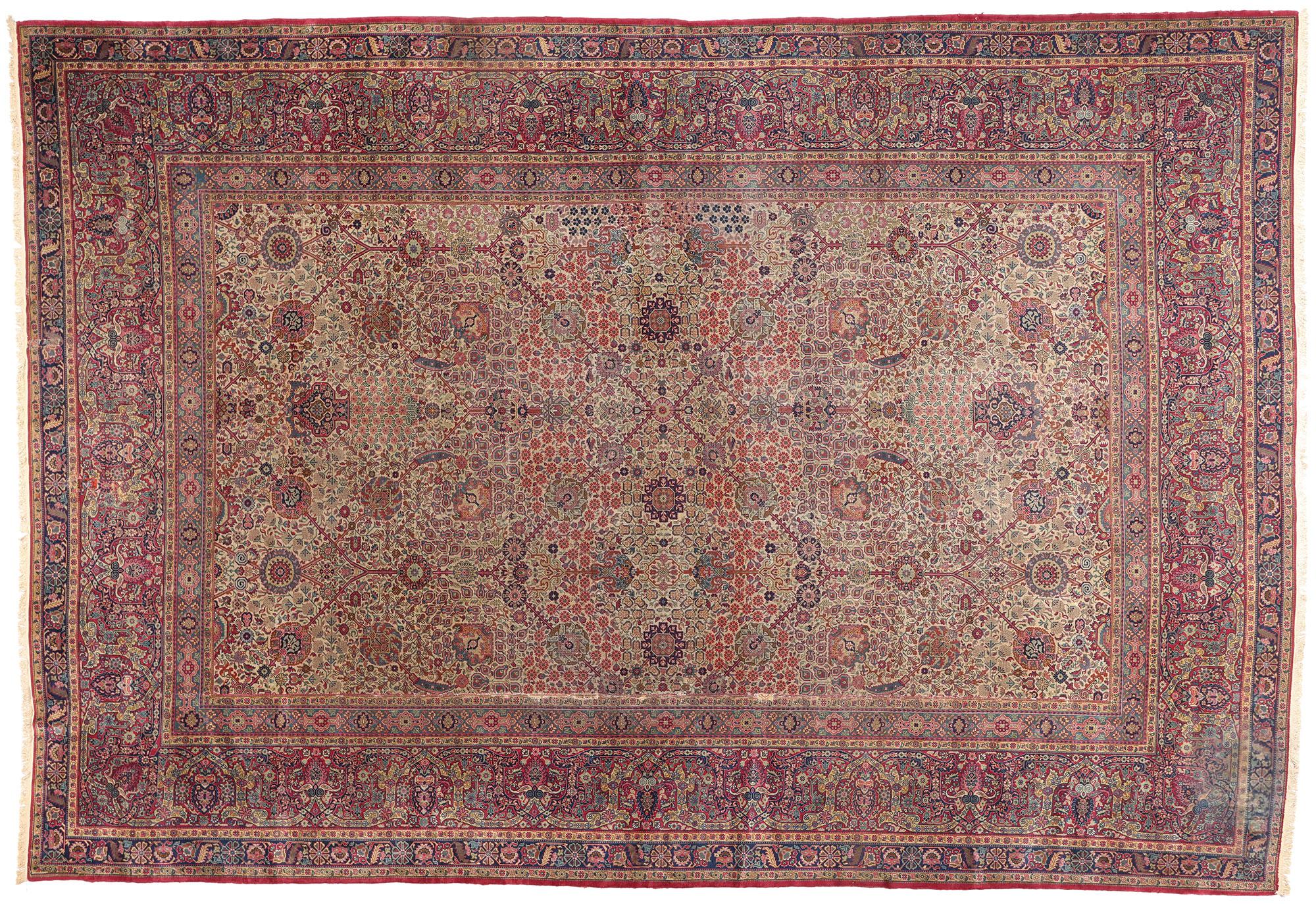 1920's Antique Turkish Sivas Carpet with Traditional Style For Sale 5