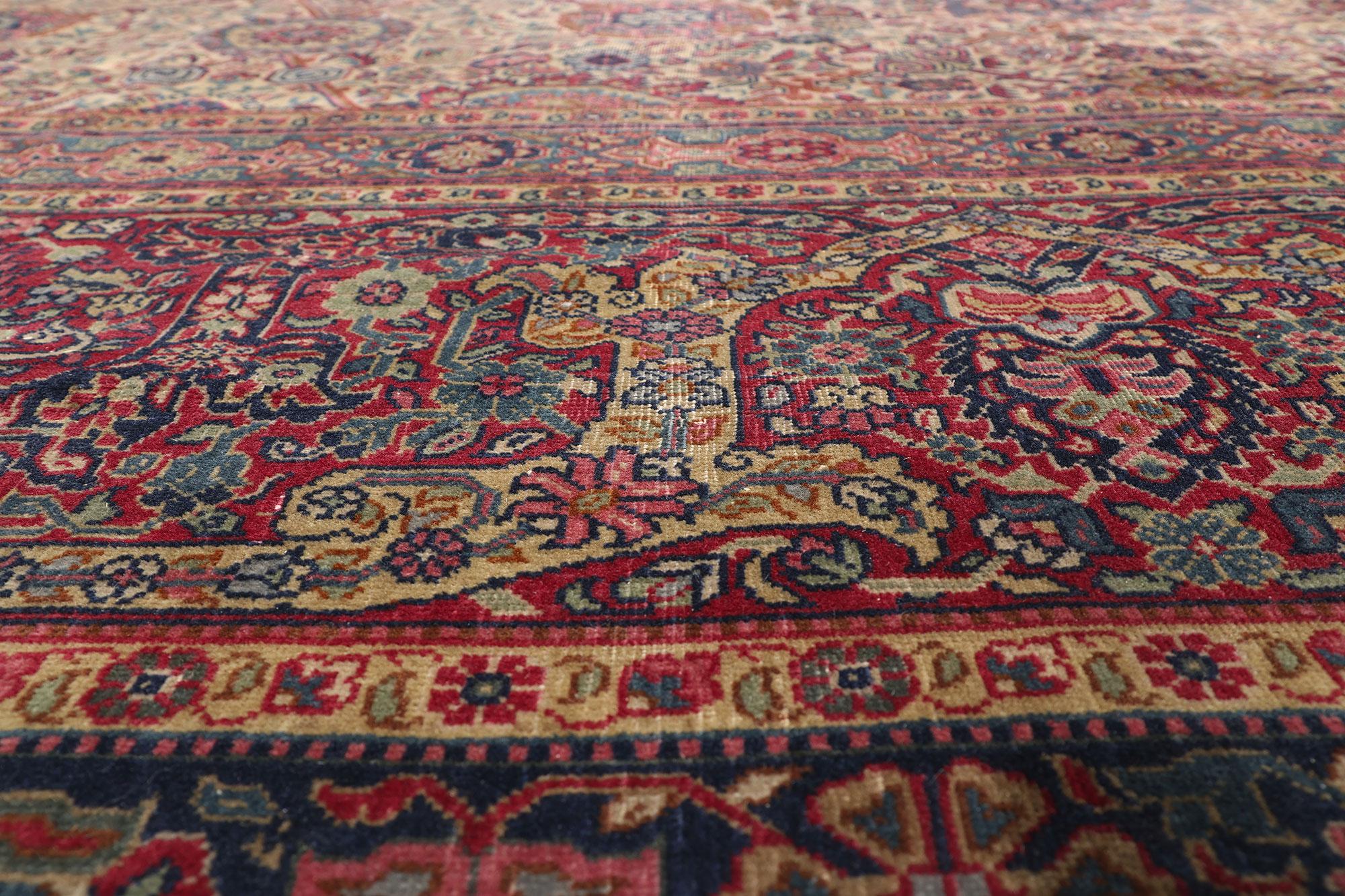 1920's Antique Turkish Sivas Carpet with Traditional Style In Distressed Condition For Sale In Dallas, TX