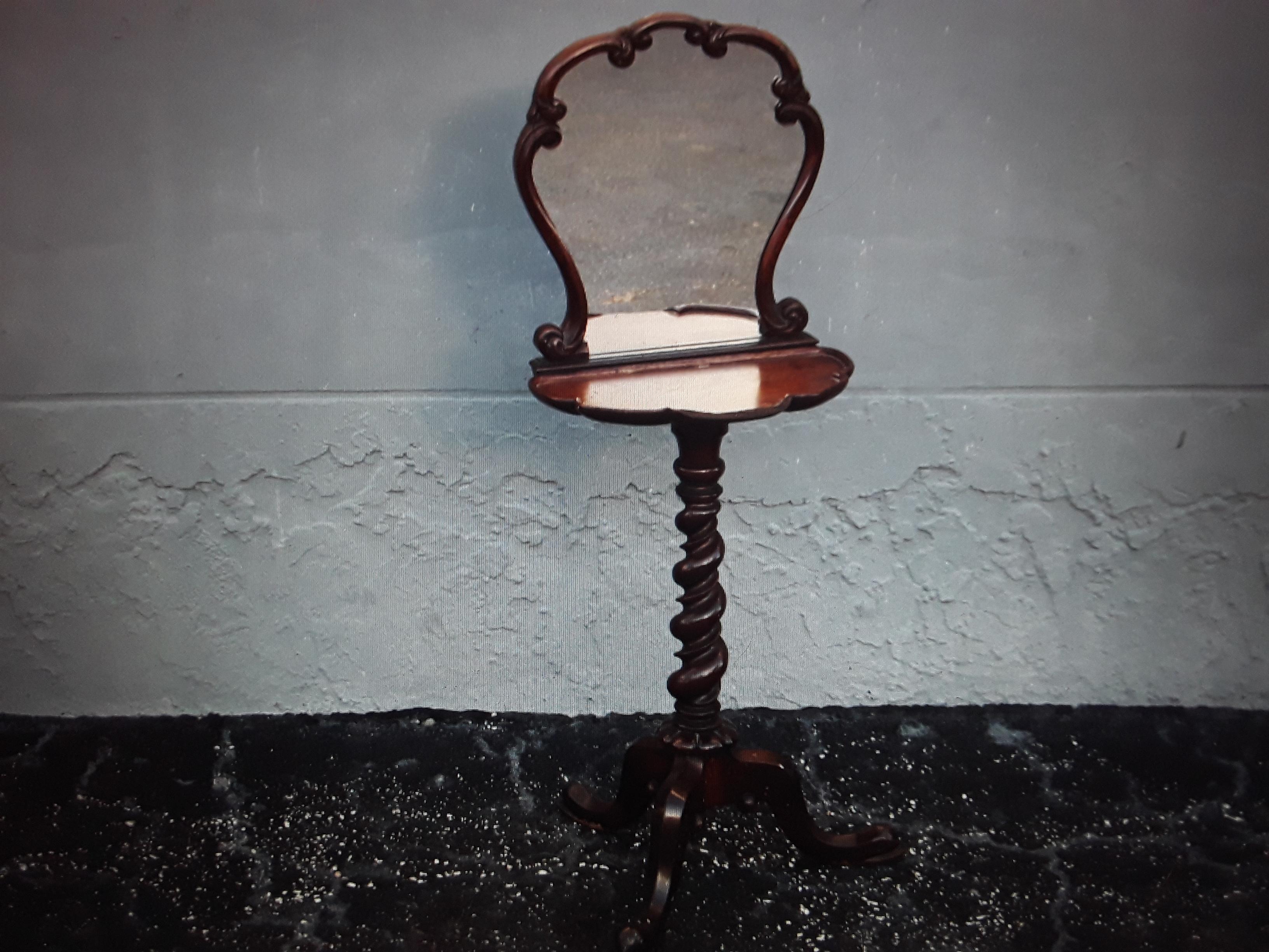 1920's Antique Turned Wood Chippendale style Floor Standing Vanity Mirror For Sale 4
