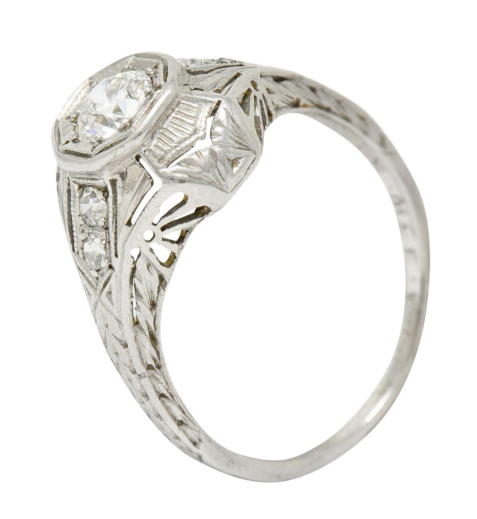 1920's Art Deco 0.40 Carats Diamond Platinum Octagonal Starburst Engagement Ring For Sale 3