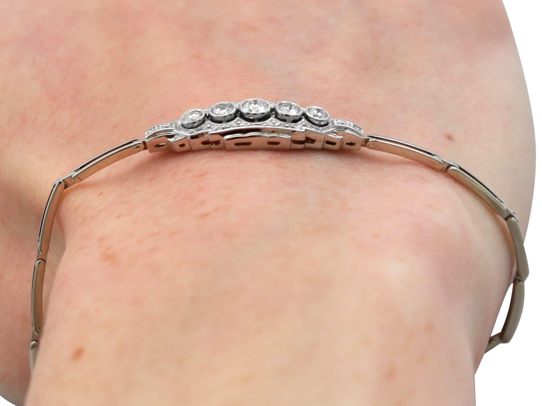 Pulsera Art Decó de los años 20 con diamantes de 0,44 quilates y oro blanco de 14k en venta 7