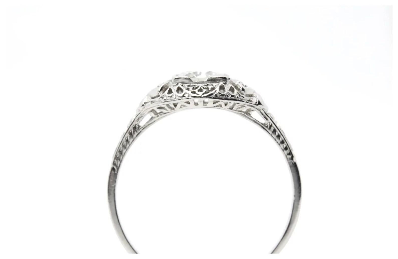 Women's 1920’s Art Deco 0.72ctw Platinum Diamond Filigree Engagement Ring For Sale